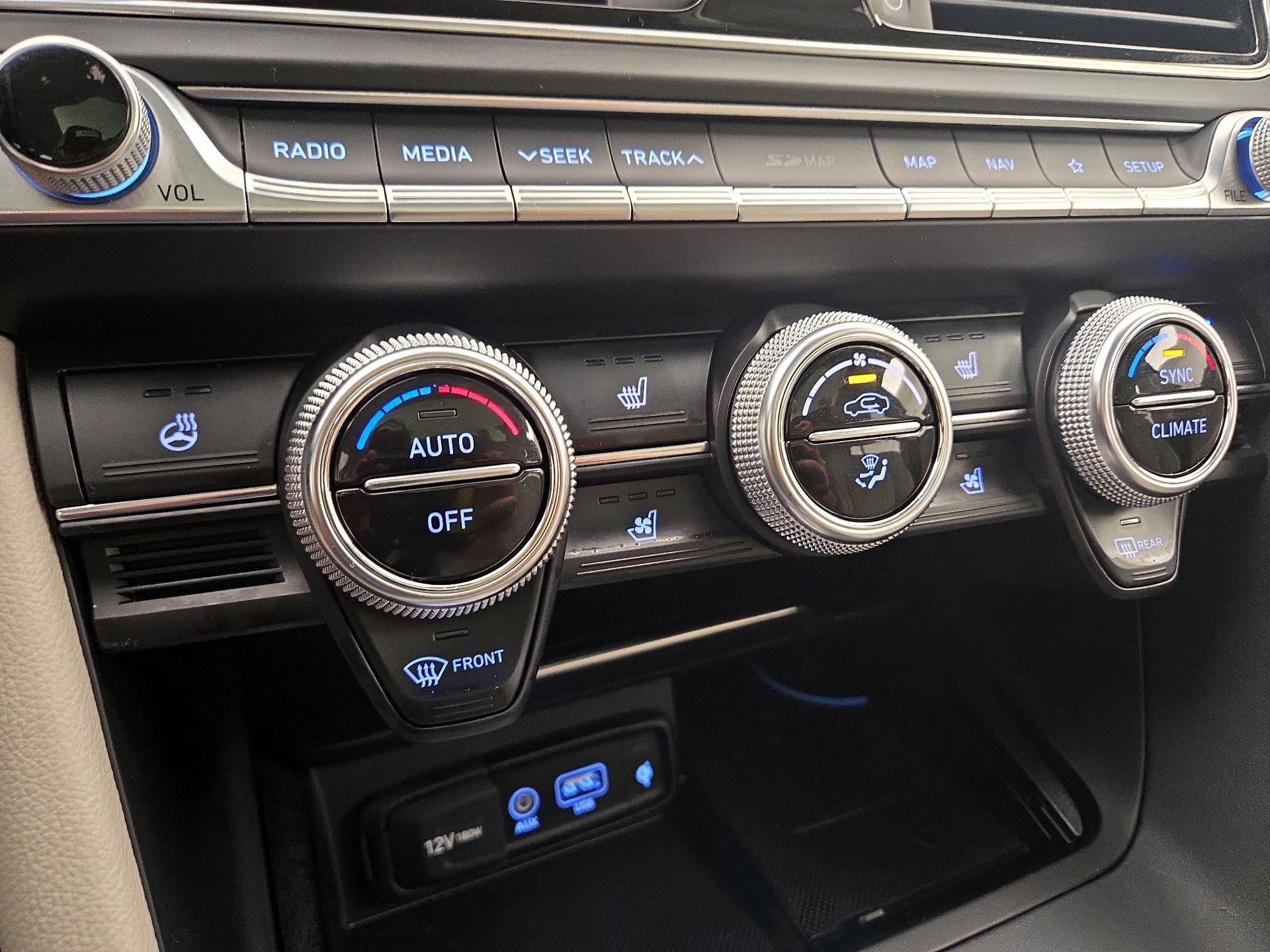 Thumbnail: 2021 Genesis G70 - 17