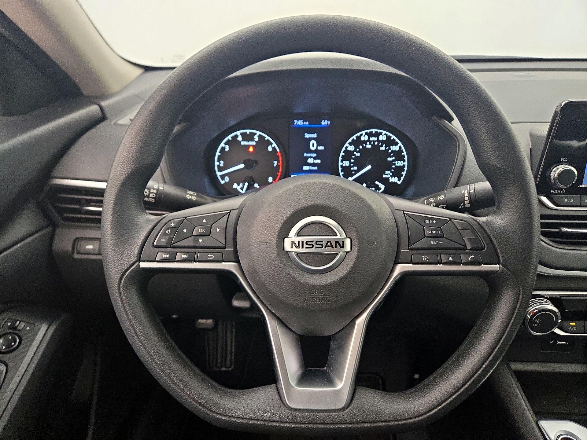 Thumbnail: 2022 Nissan Altima - 10