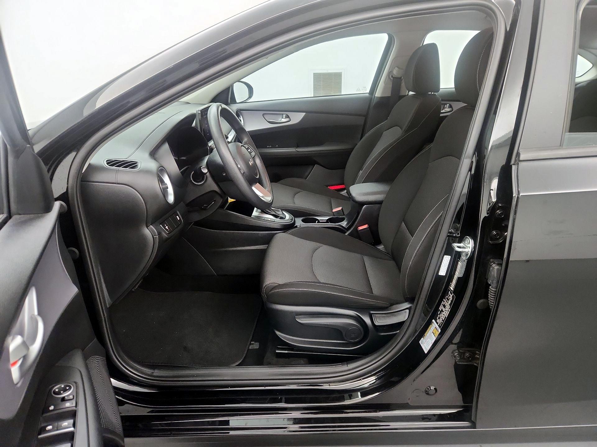 Thumbnail: 2024 Kia Forte - 11