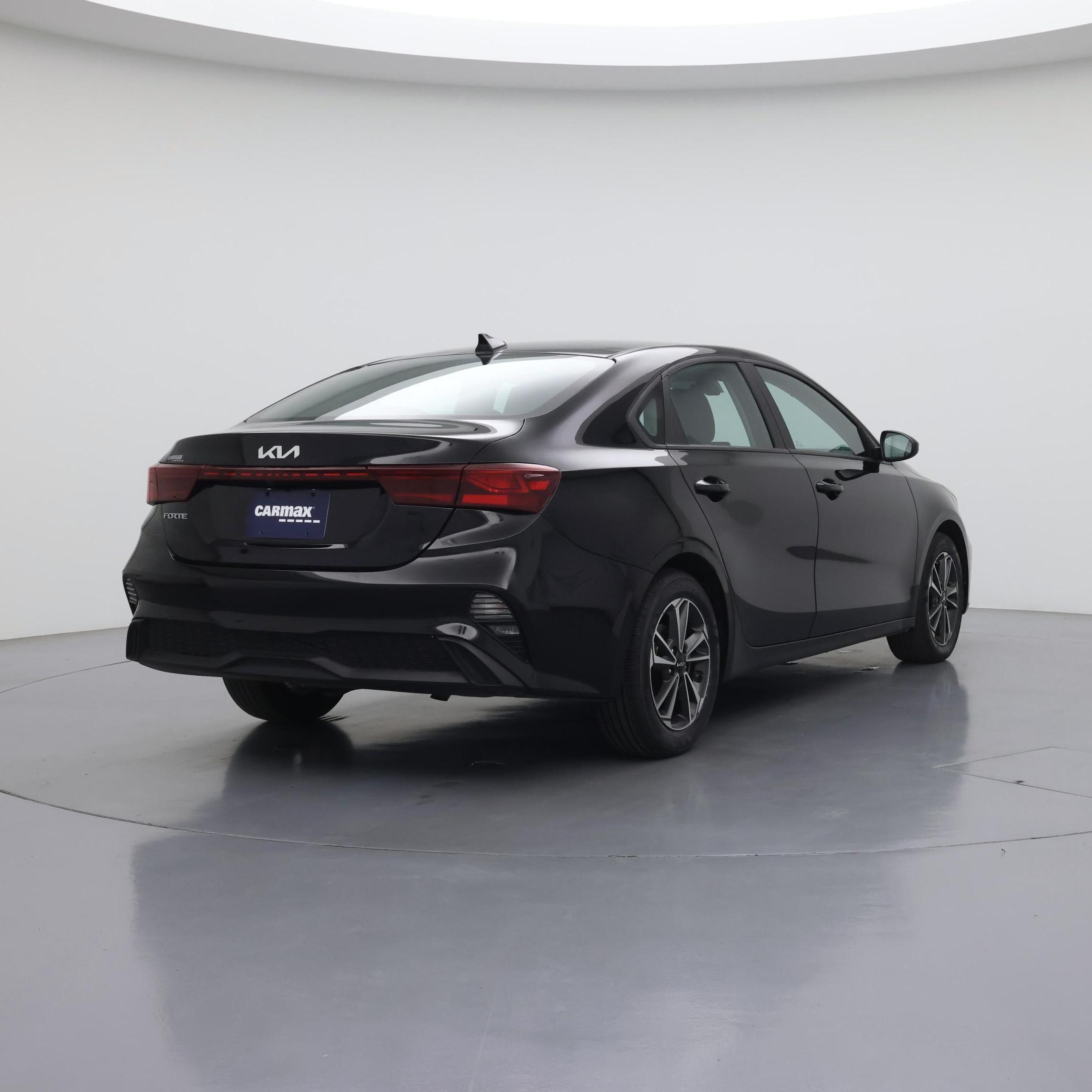 Thumbnail: 2024 Kia Forte - 8