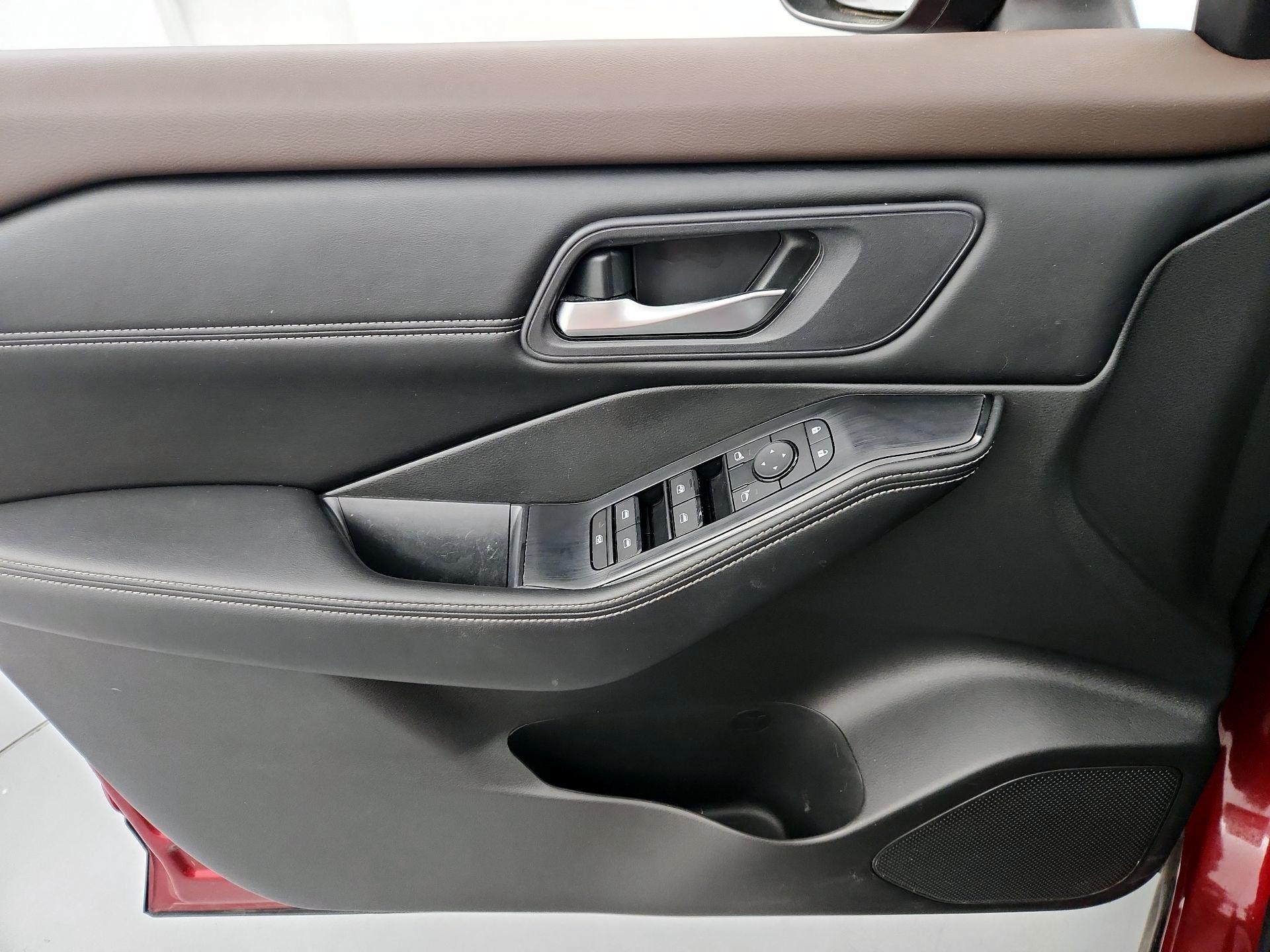 Thumbnail: 2023 Nissan Rogue - 12