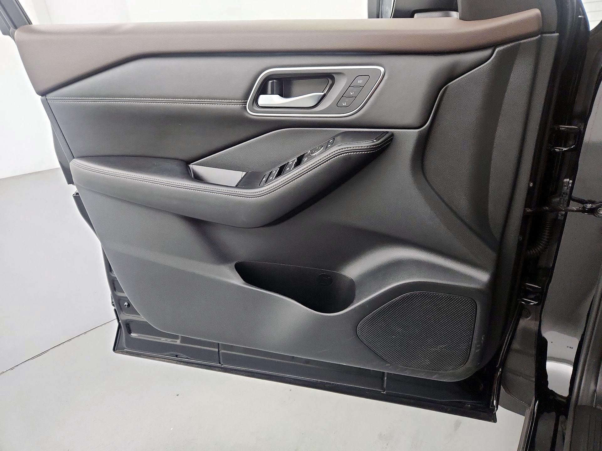 Thumbnail: 2021 Nissan Rogue - 12