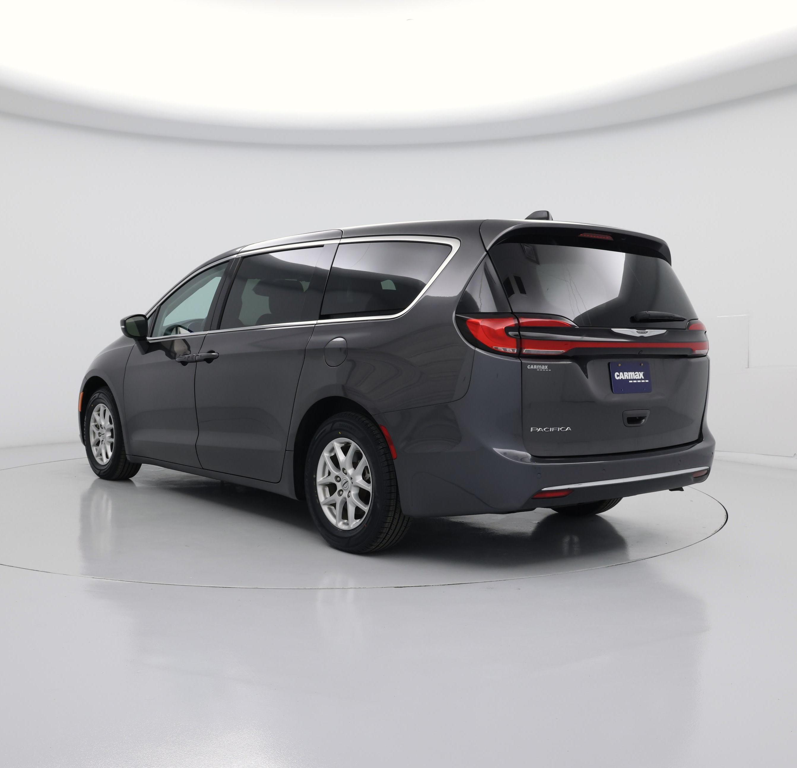 Thumbnail: 2023 Chrysler Pacifica - 2