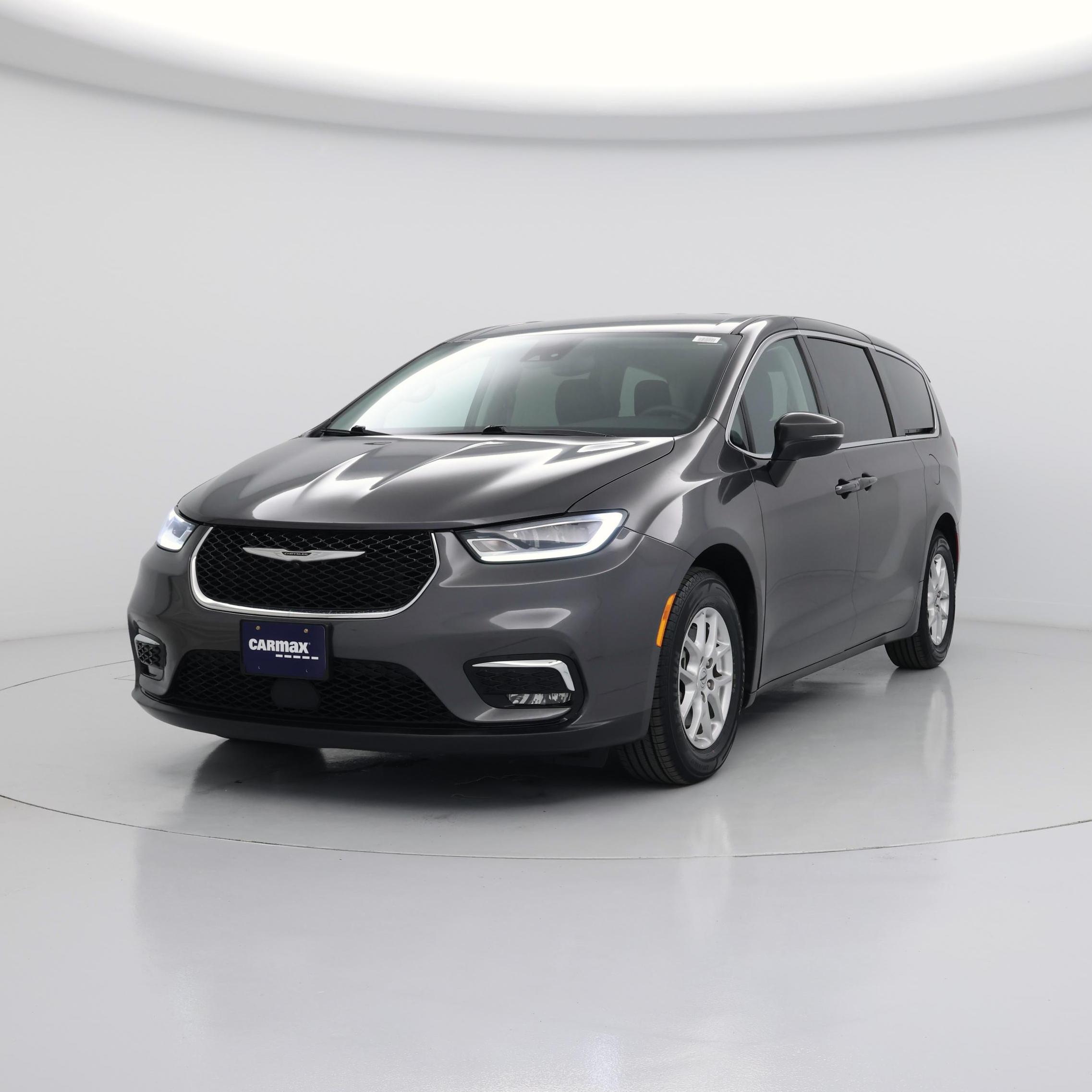 Thumbnail: 2023 Chrysler Pacifica - 4