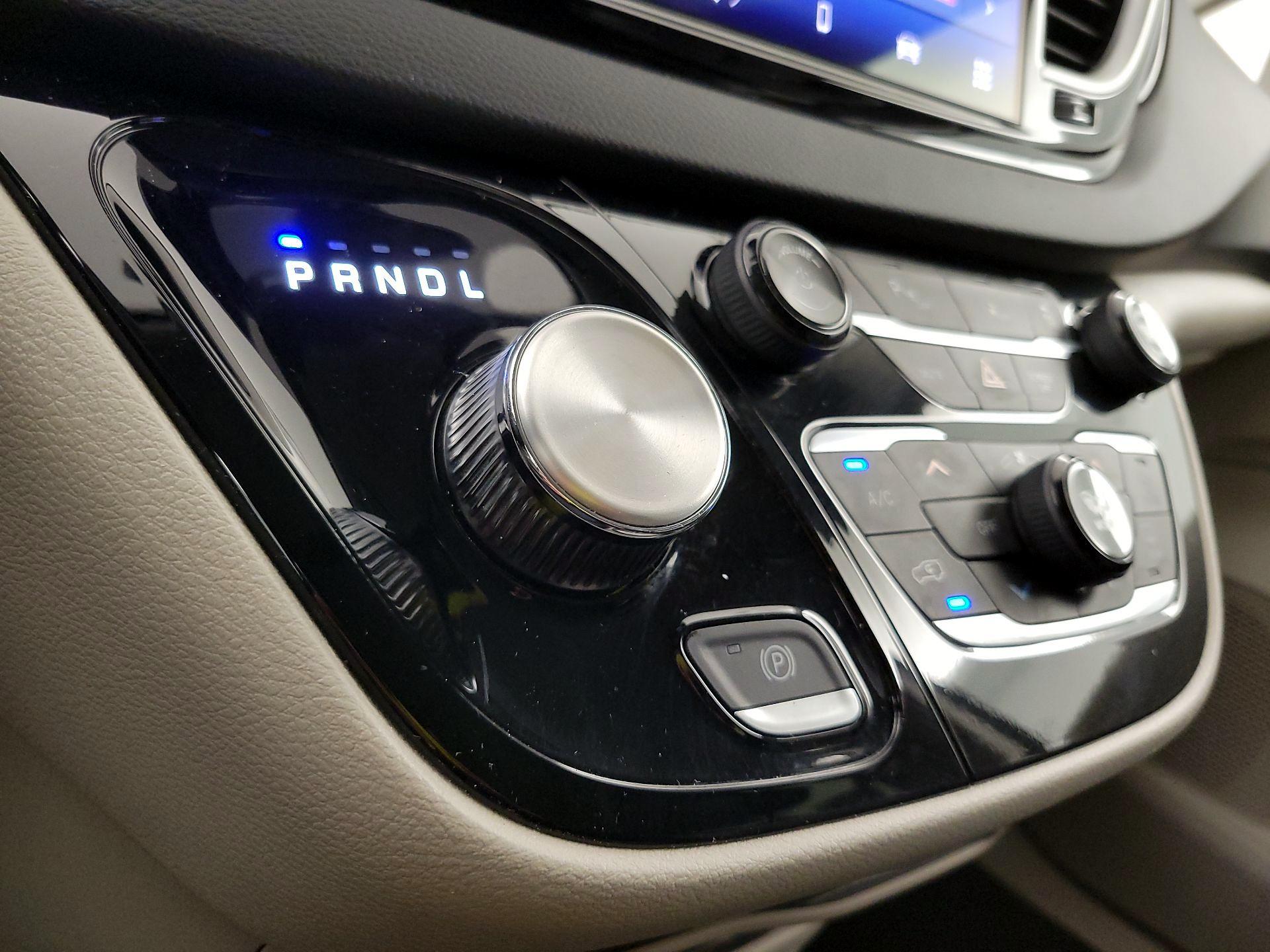 Thumbnail: 2023 Chrysler Pacifica - 17