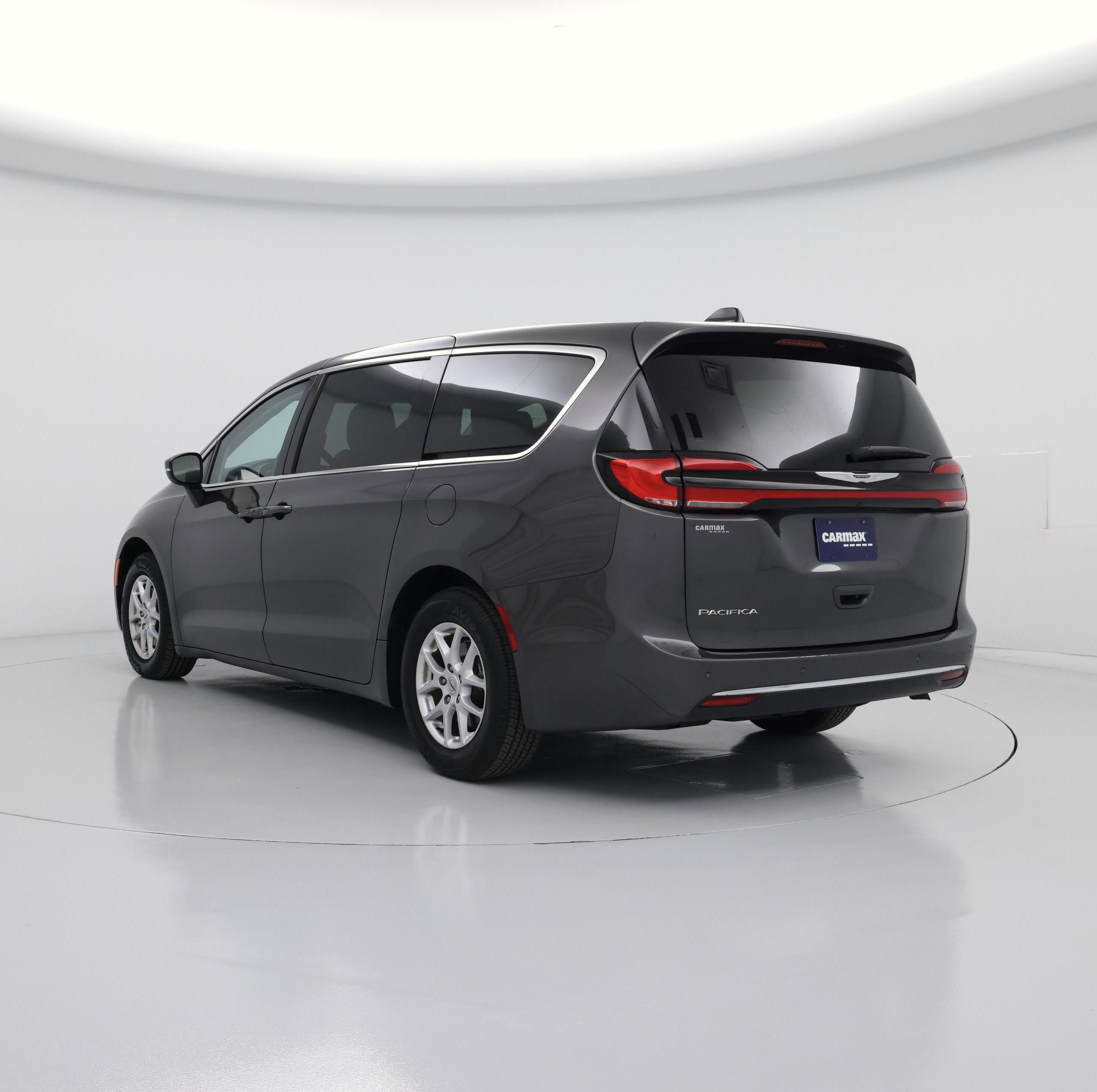 Thumbnail: 2023 Chrysler Pacifica - 2