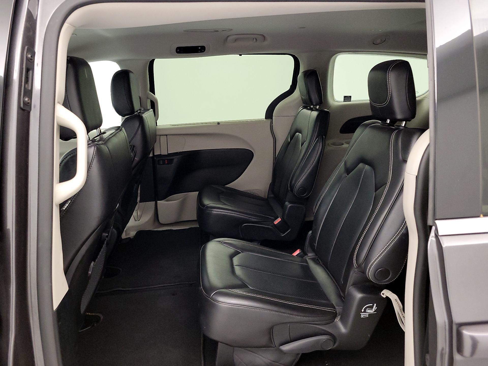 Thumbnail: 2023 Chrysler Pacifica - 19