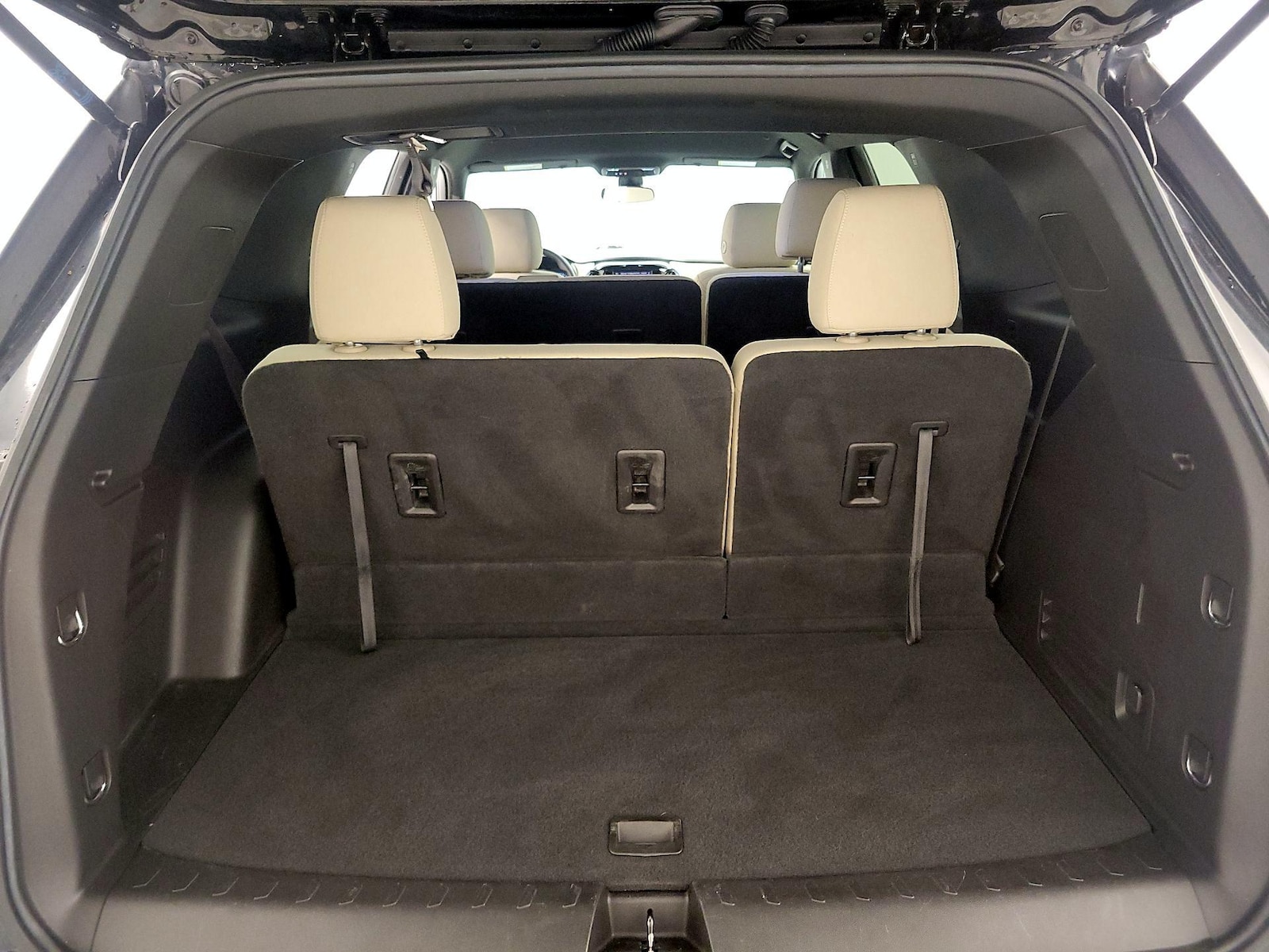 2022 Chevrolet Traverse LS - Photo 22