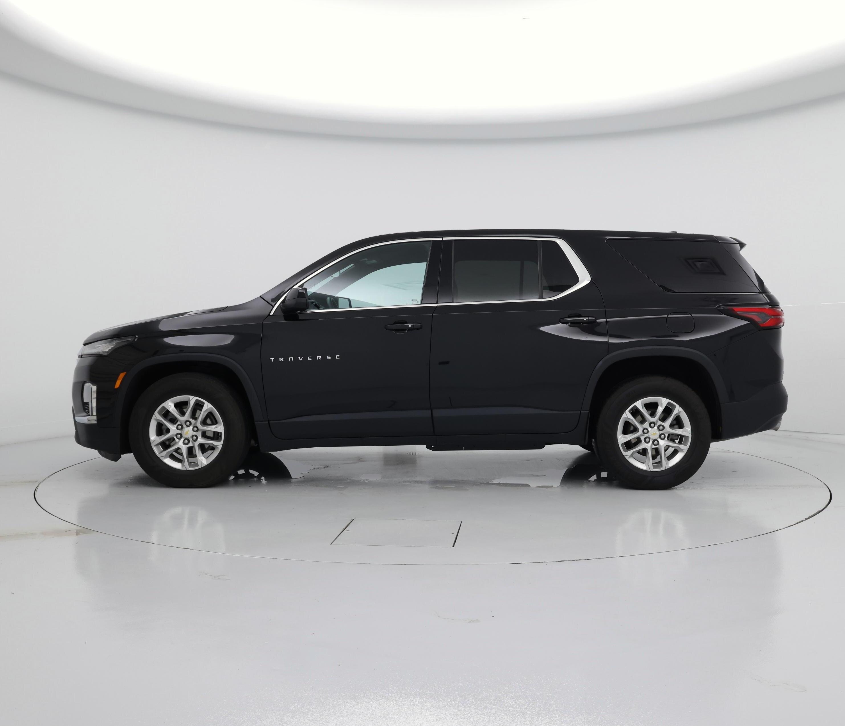 Thumbnail: 2022 Chevrolet Traverse - 3
