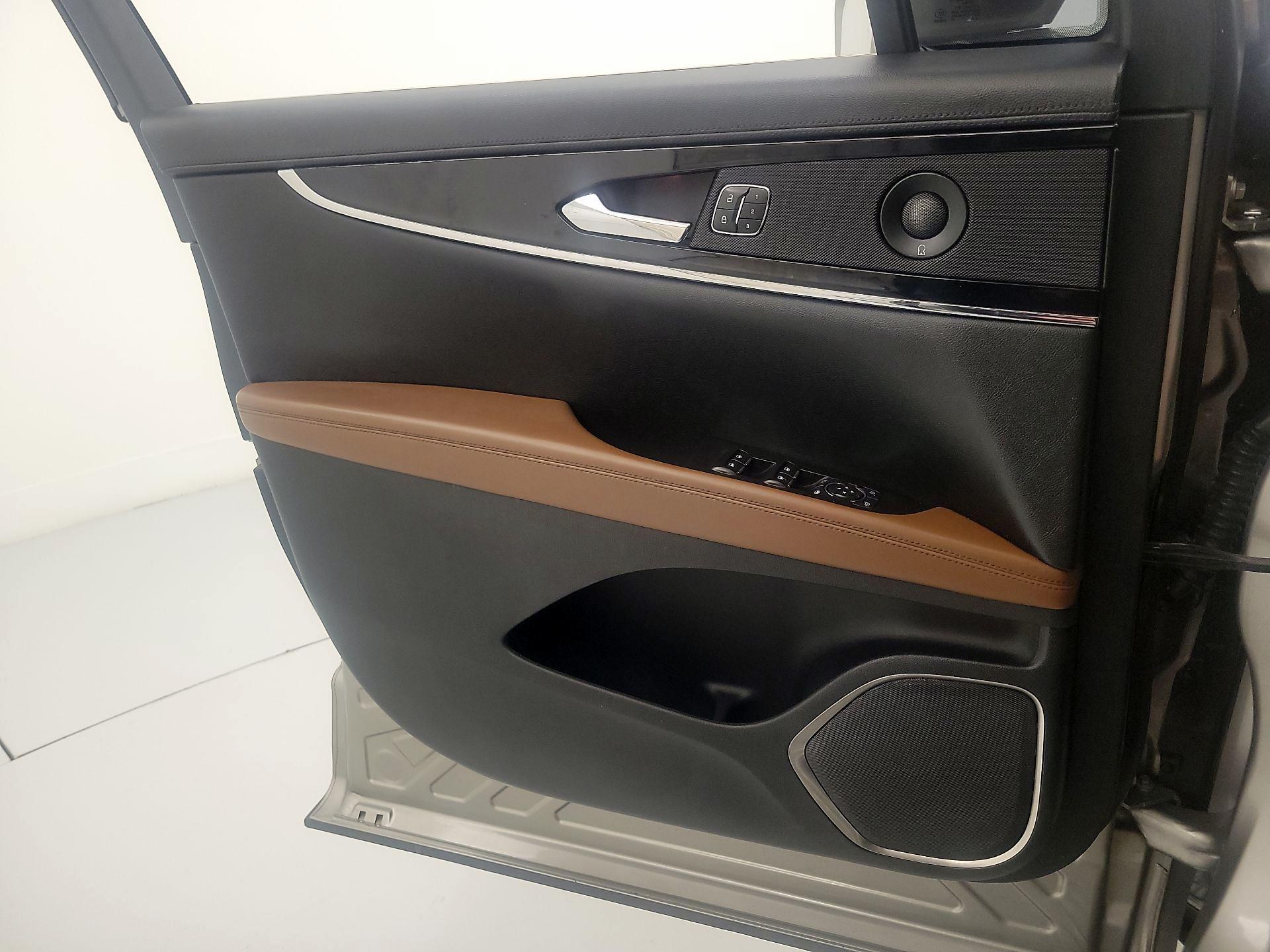 Thumbnail: 2023 Lincoln Nautilus - 12