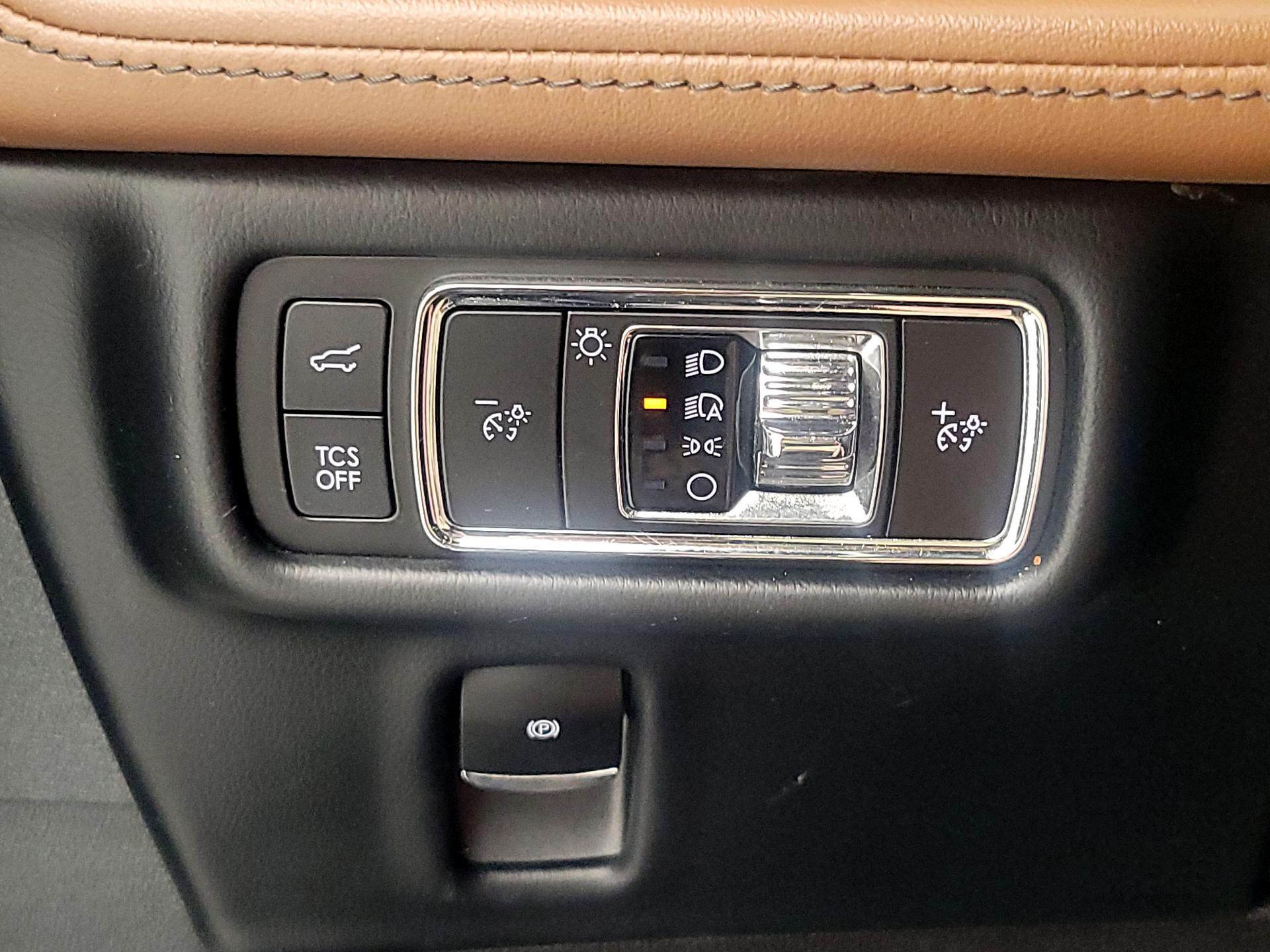 Thumbnail: 2023 Lincoln Nautilus - 13