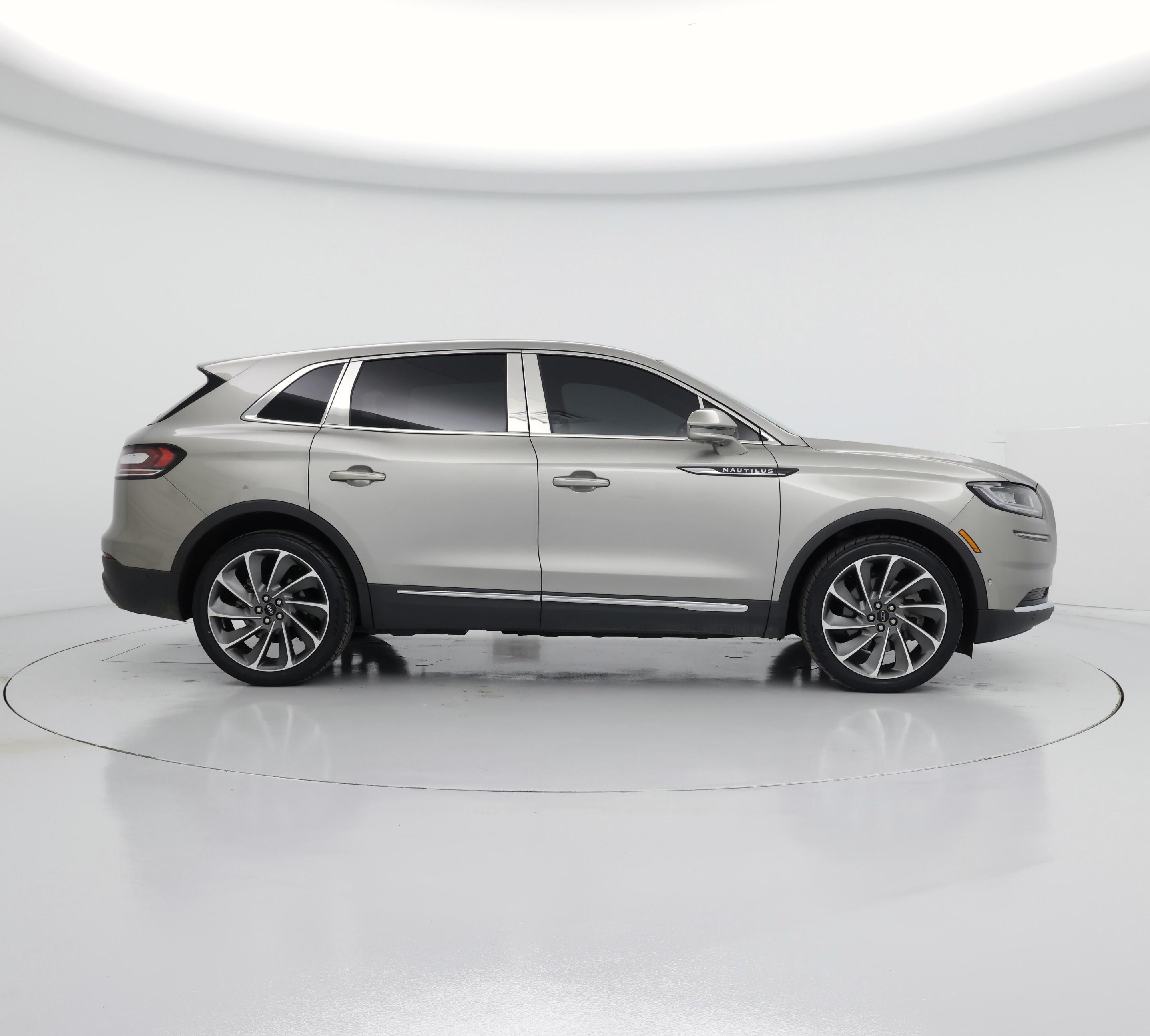 Thumbnail: 2023 Lincoln Nautilus - 7