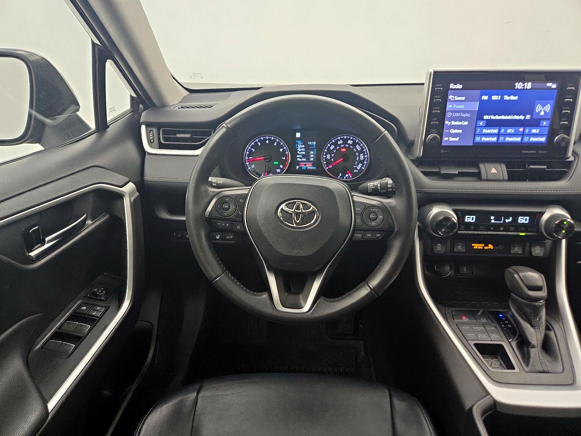 Thumbnail: 2022 Toyota RAV4 - 10