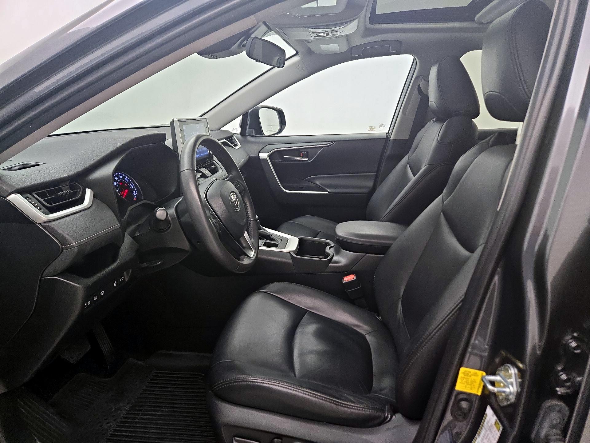 Thumbnail: 2022 Toyota RAV4 - 11