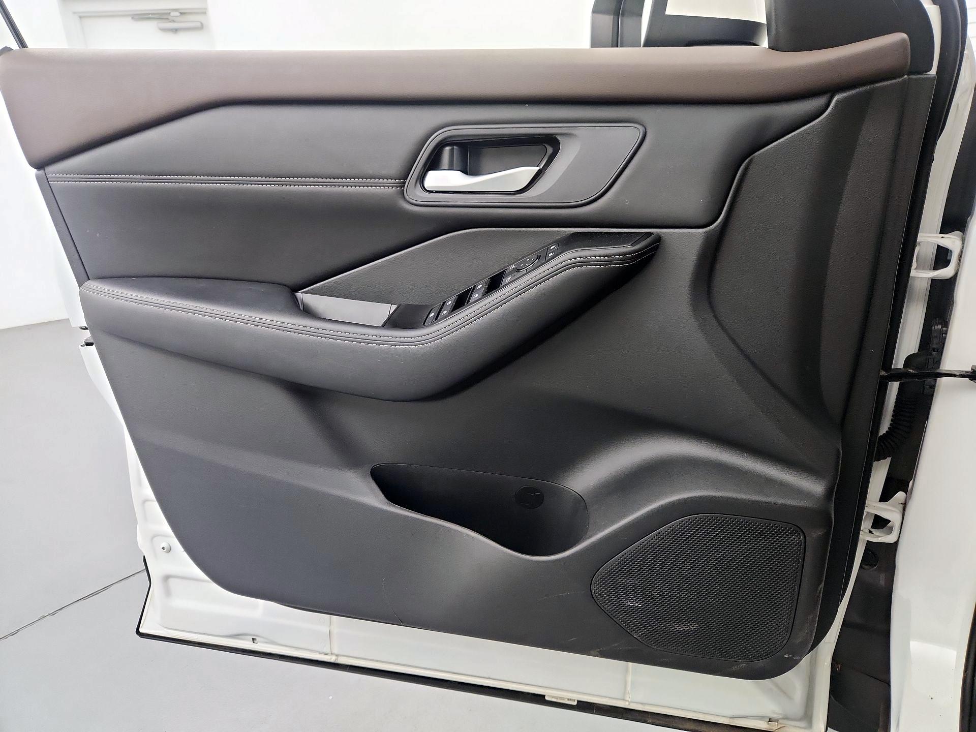 Thumbnail: 2023 Nissan Rogue - 12