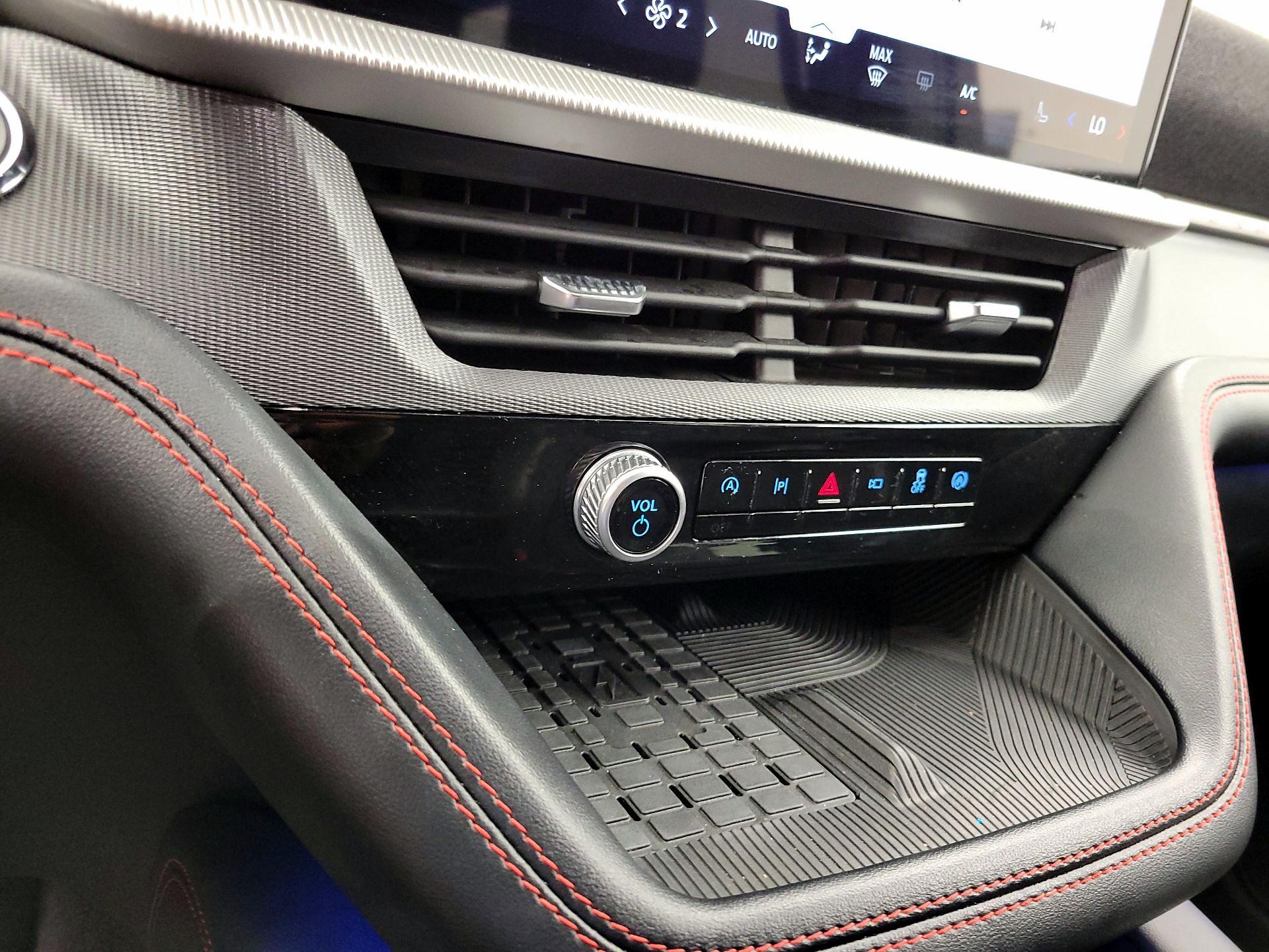 Thumbnail: 2025 Ford Explorer - 17