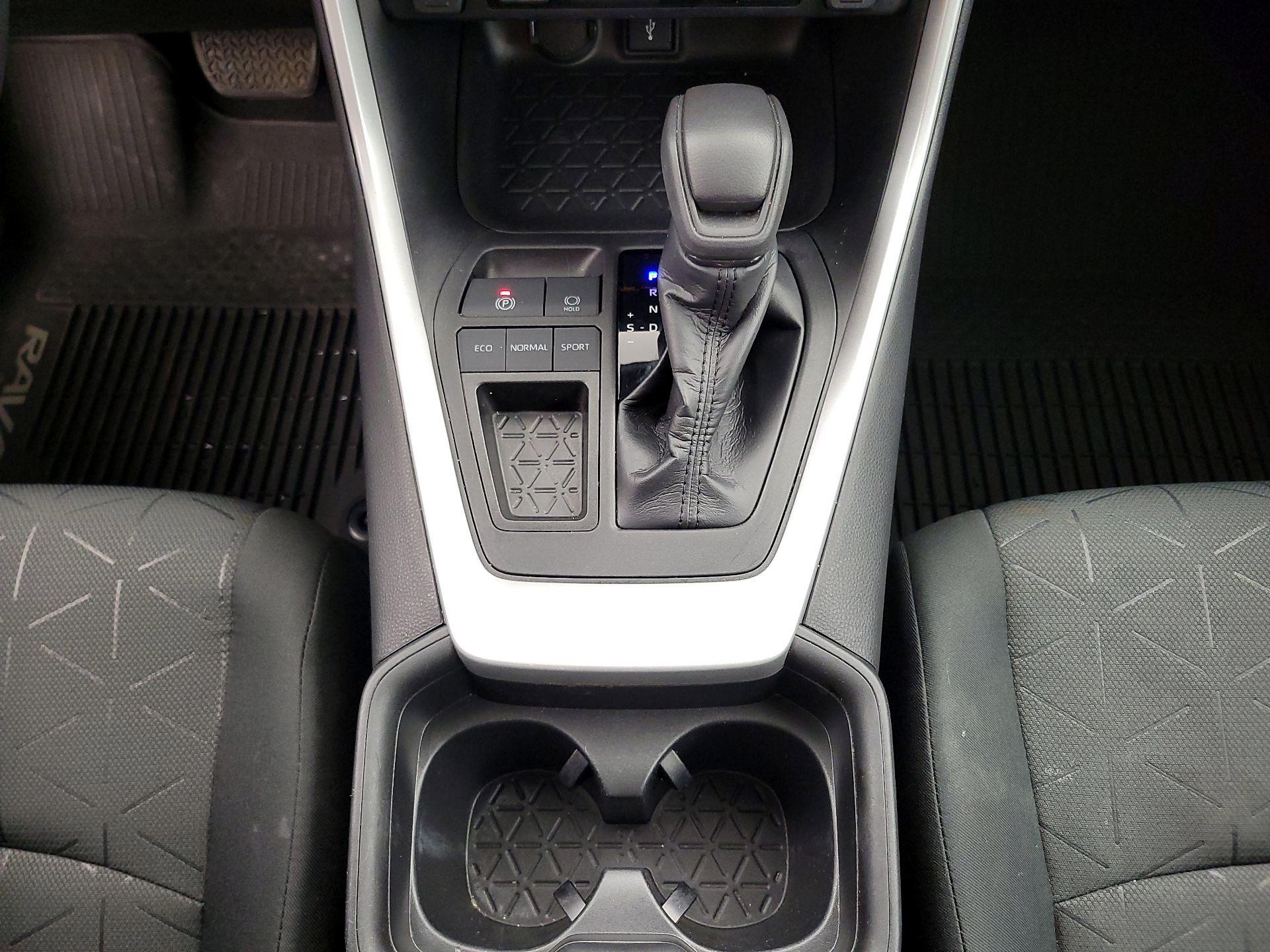 Thumbnail: 2020 Toyota RAV4 - 18