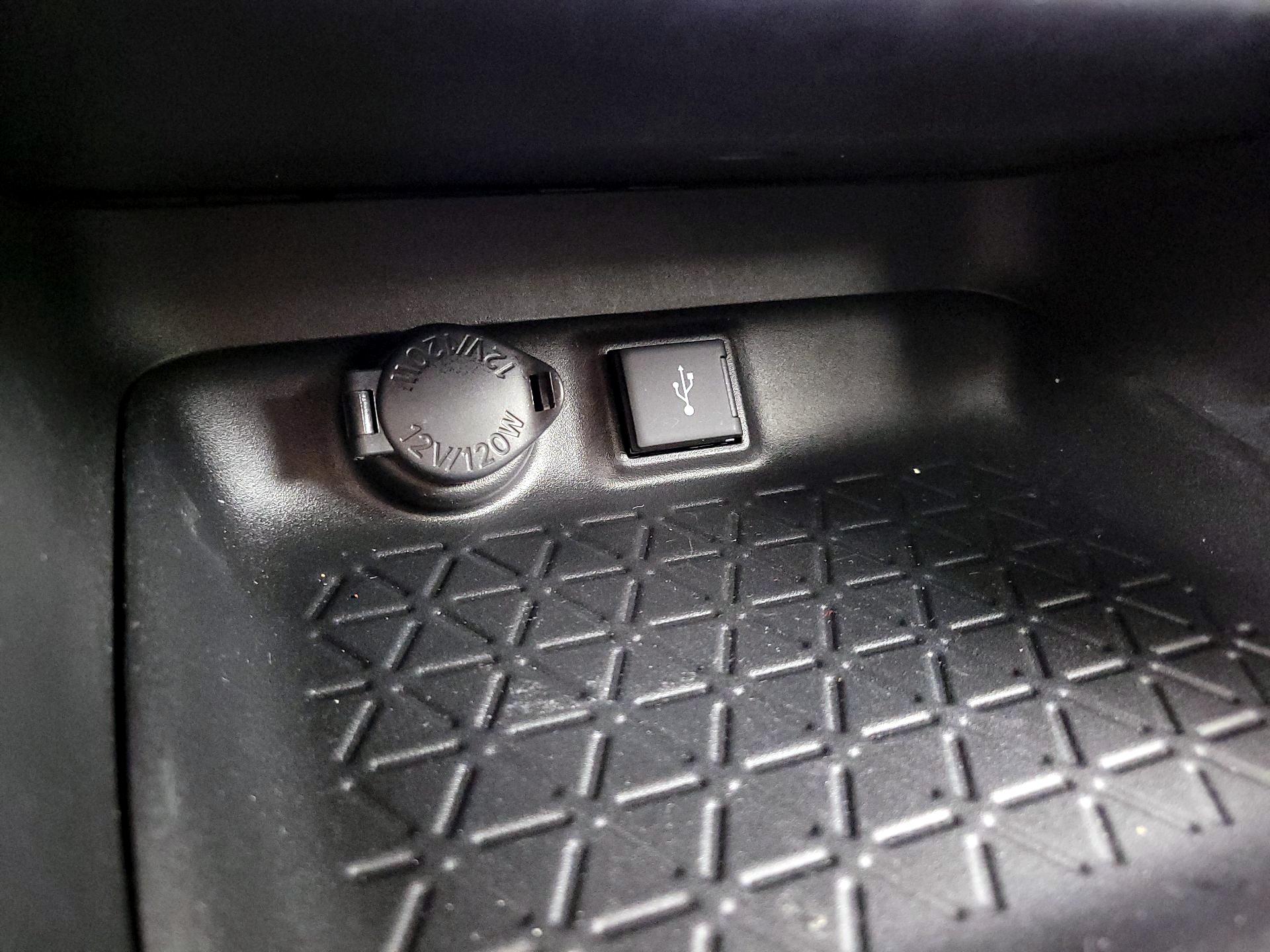 Thumbnail: 2020 Toyota RAV4 - 19