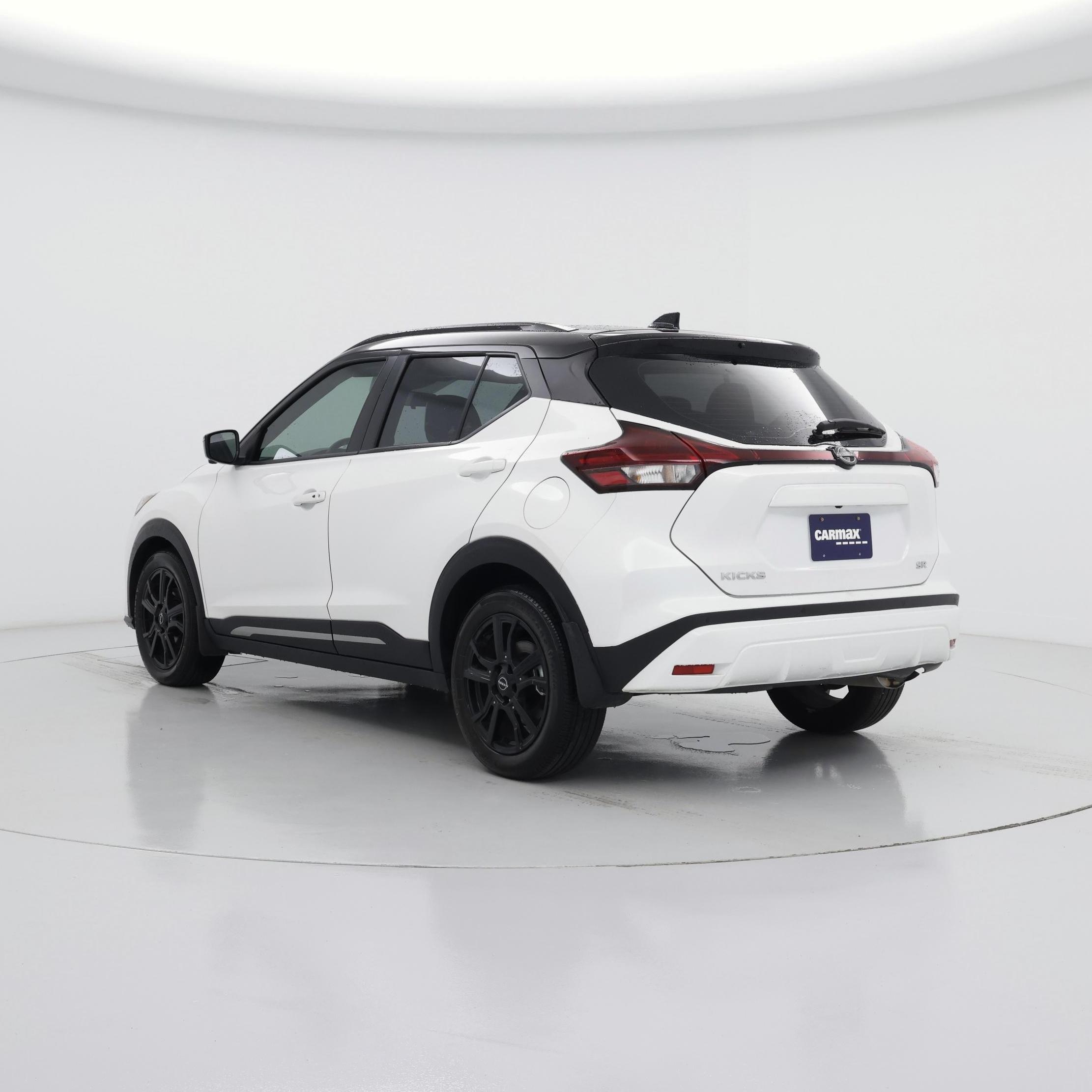 Thumbnail: 2023 Nissan Kicks - 2
