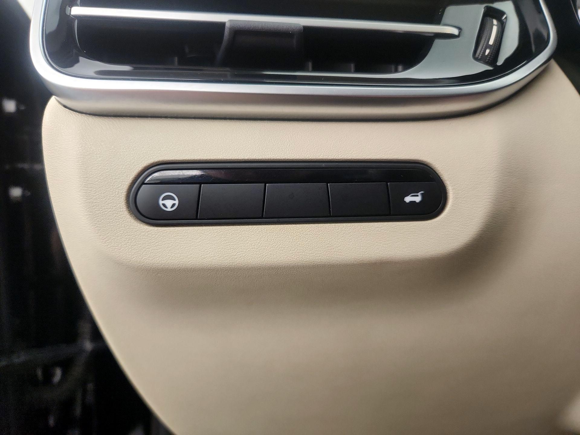 Thumbnail: 2023 INFINITI QX60 - 13