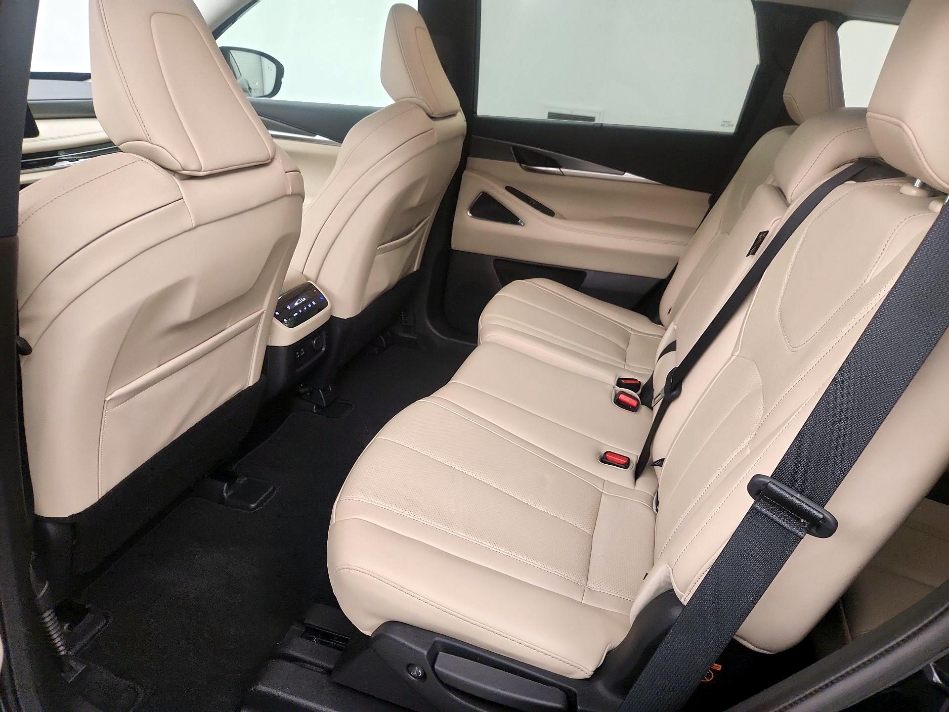 Thumbnail: 2023 INFINITI QX60 - 19