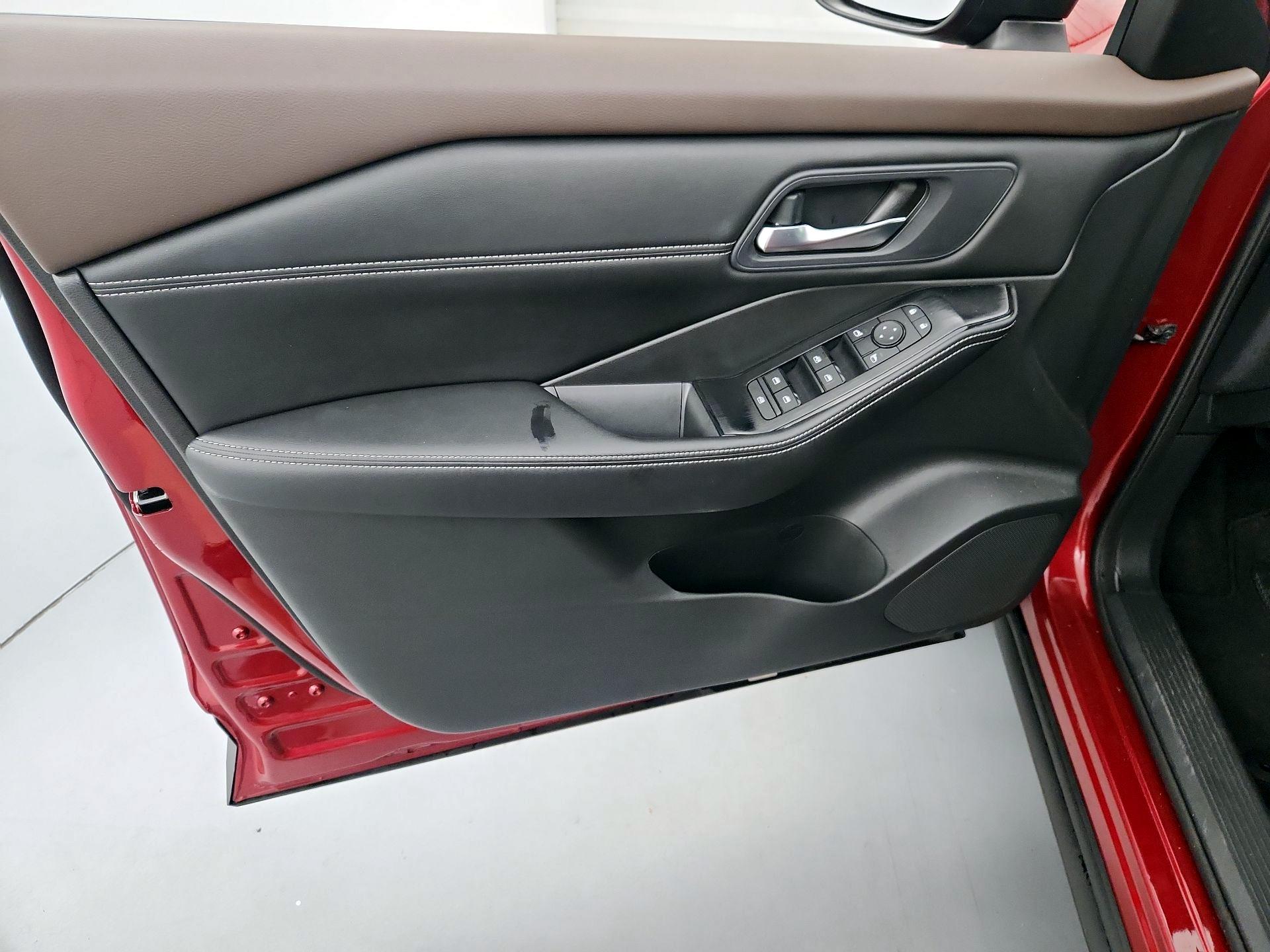 Thumbnail: 2023 Nissan Rogue - 12