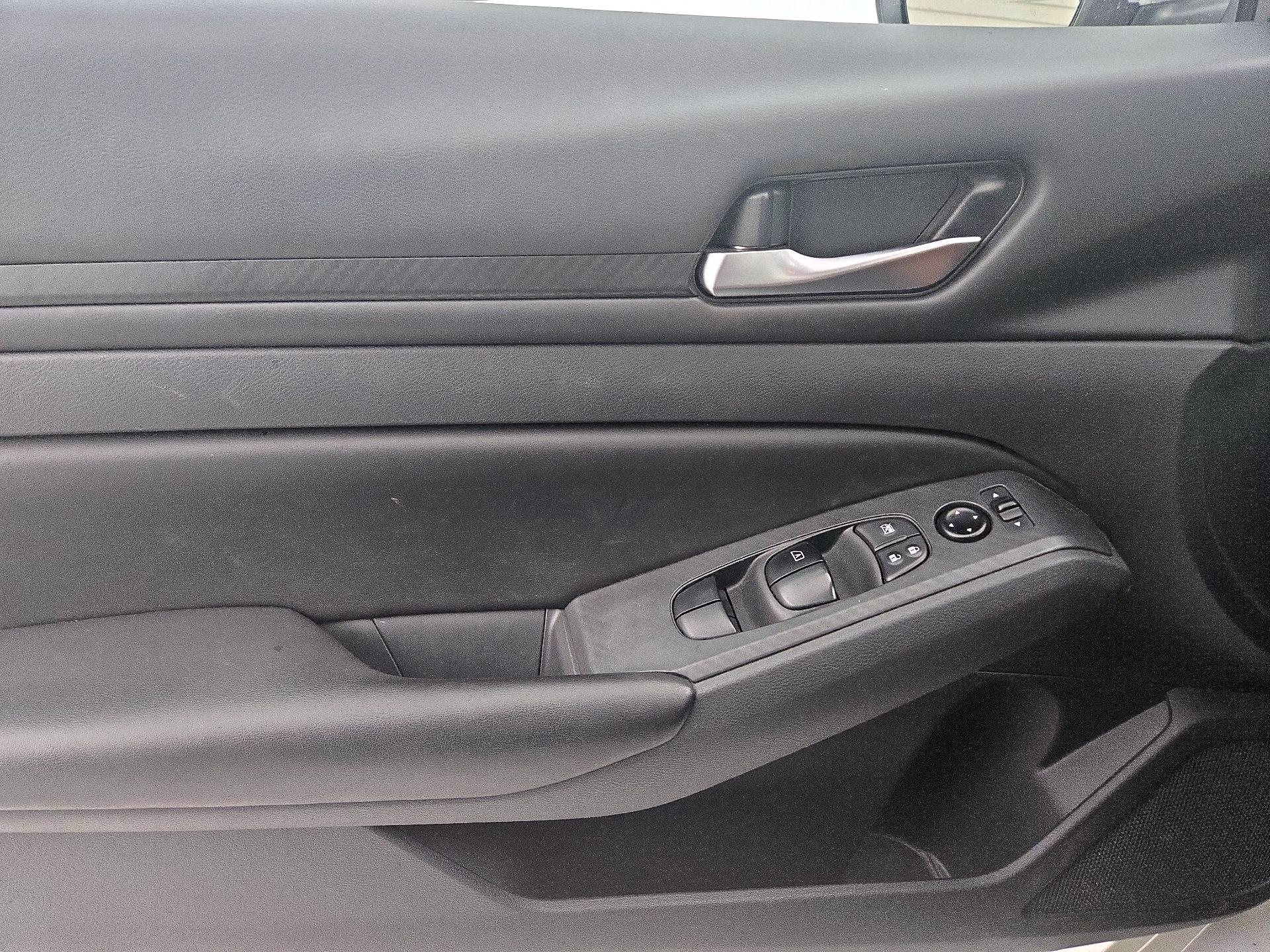 Thumbnail: 2022 Nissan Altima - 12