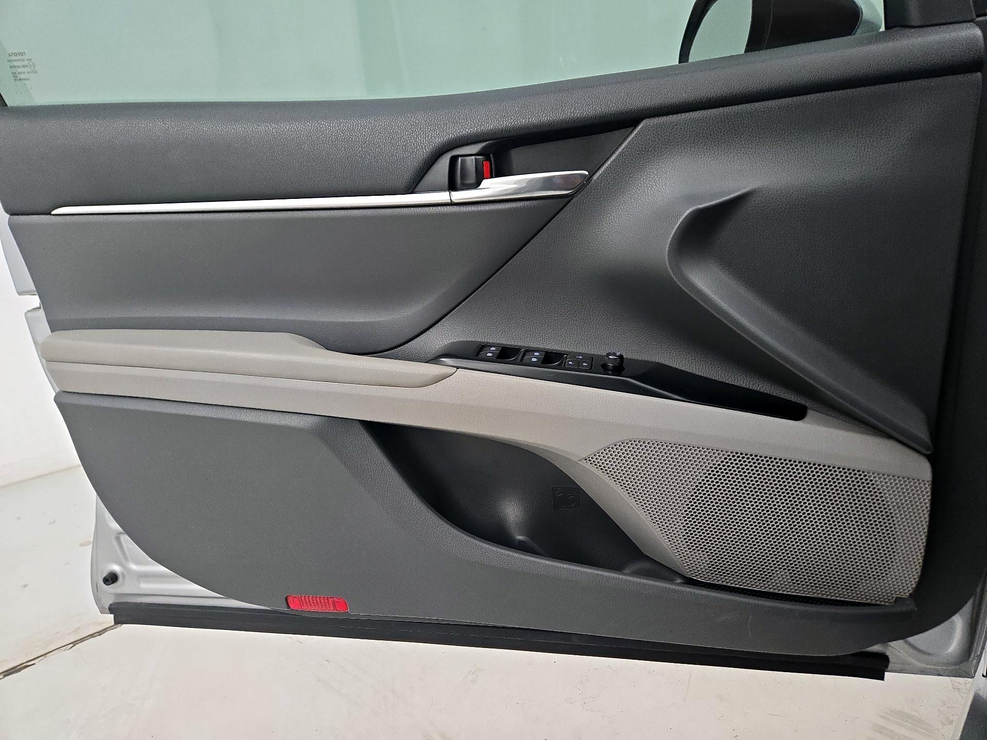 Thumbnail: 2020 Toyota Camry - 12