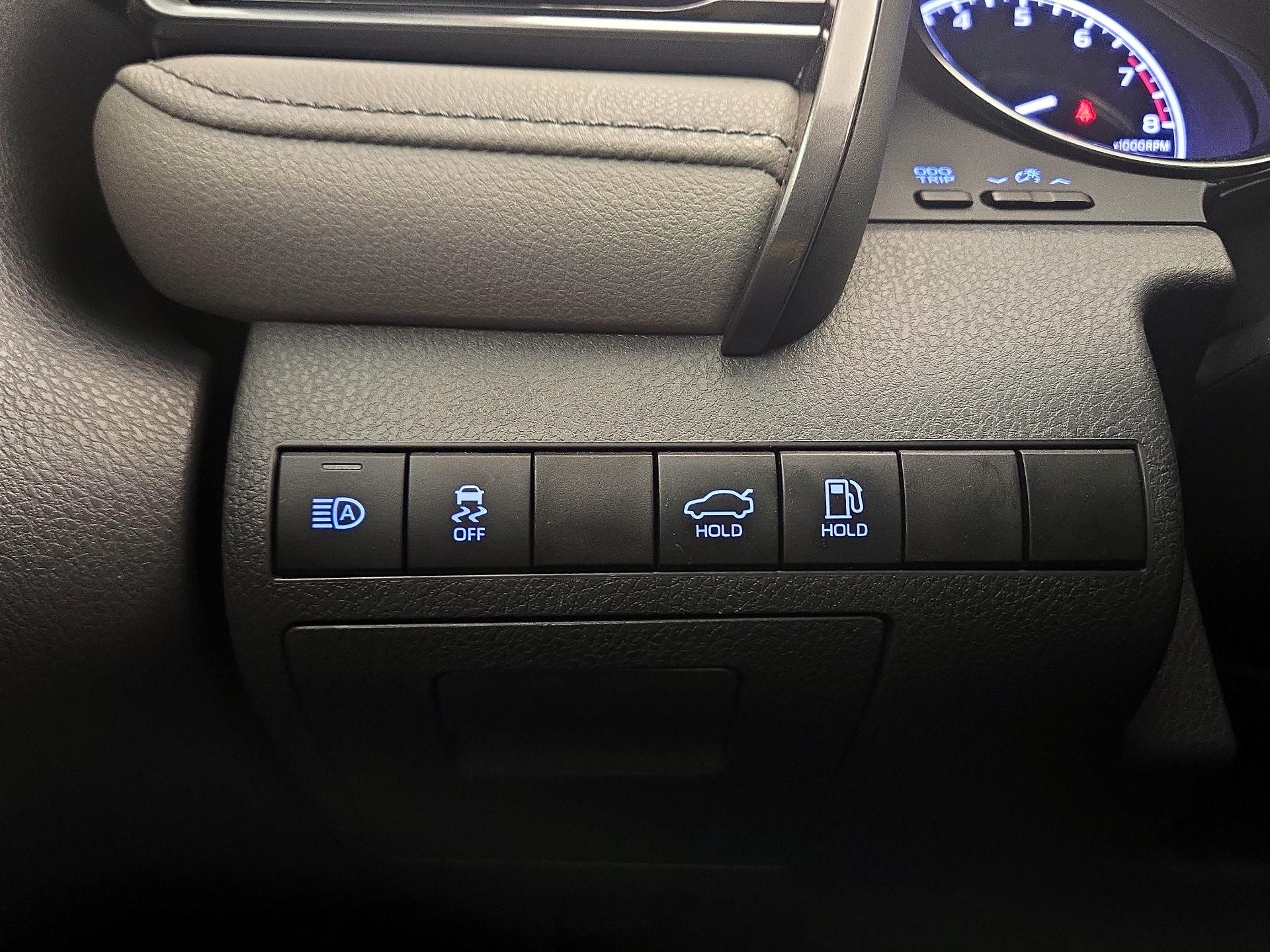 Thumbnail: 2020 Toyota Camry - 13