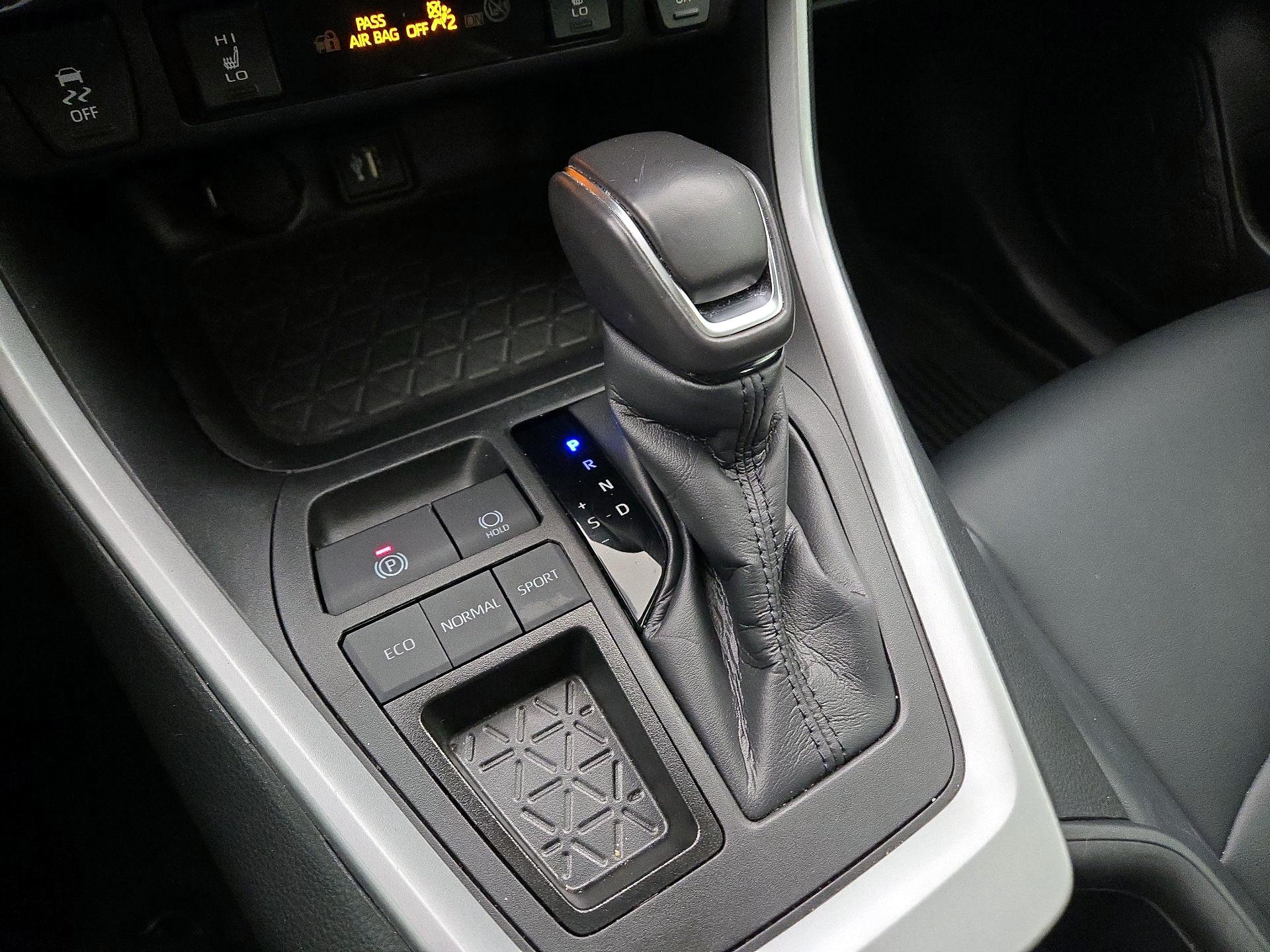 Thumbnail: 2024 Toyota RAV4 - 17