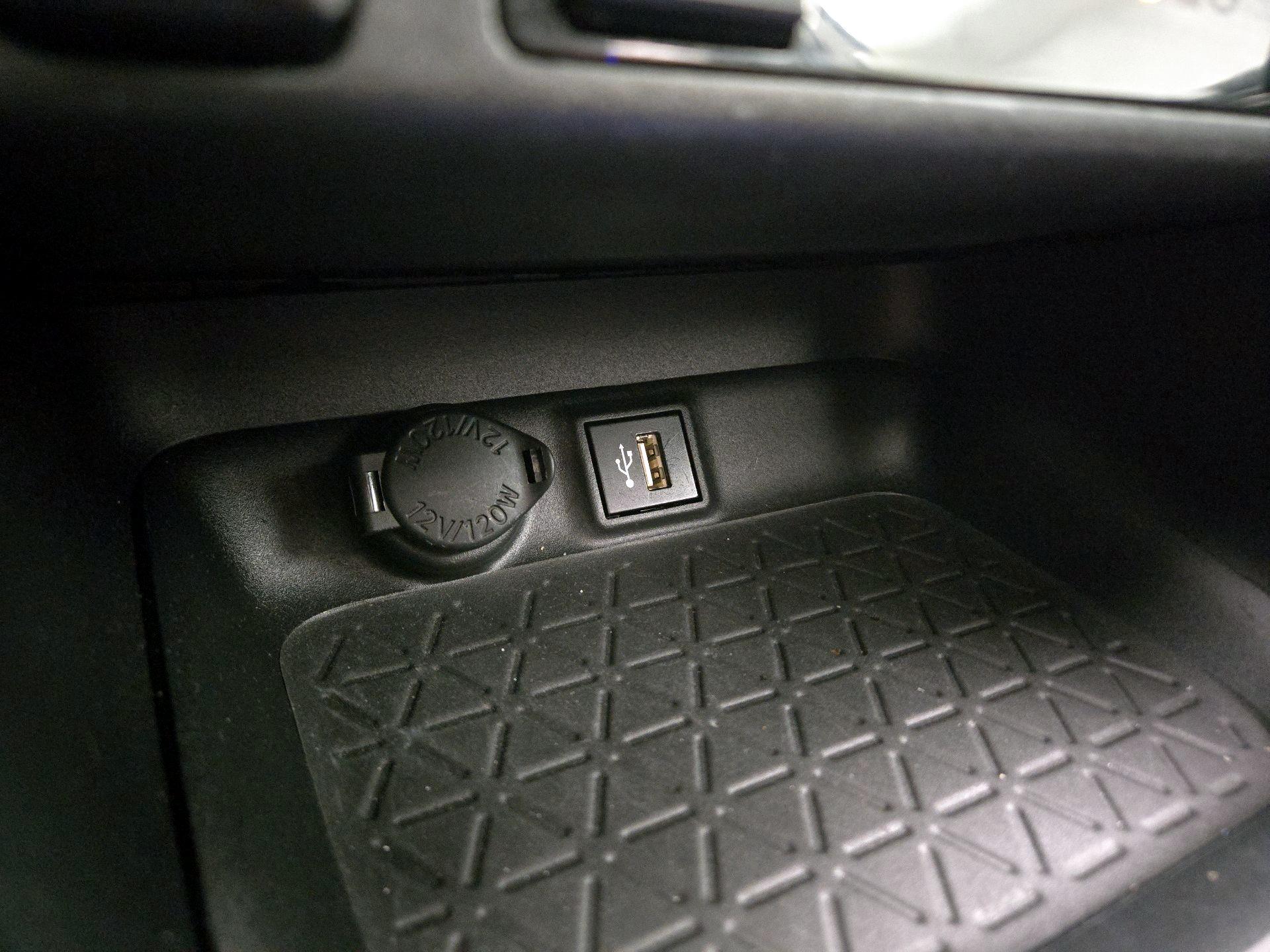 Thumbnail: 2024 Toyota RAV4 - 18