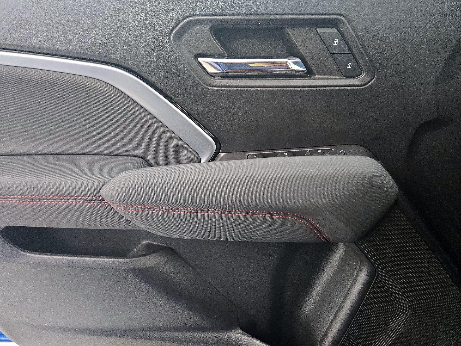 Thumbnail: 2023 Chevrolet Colorado - 12