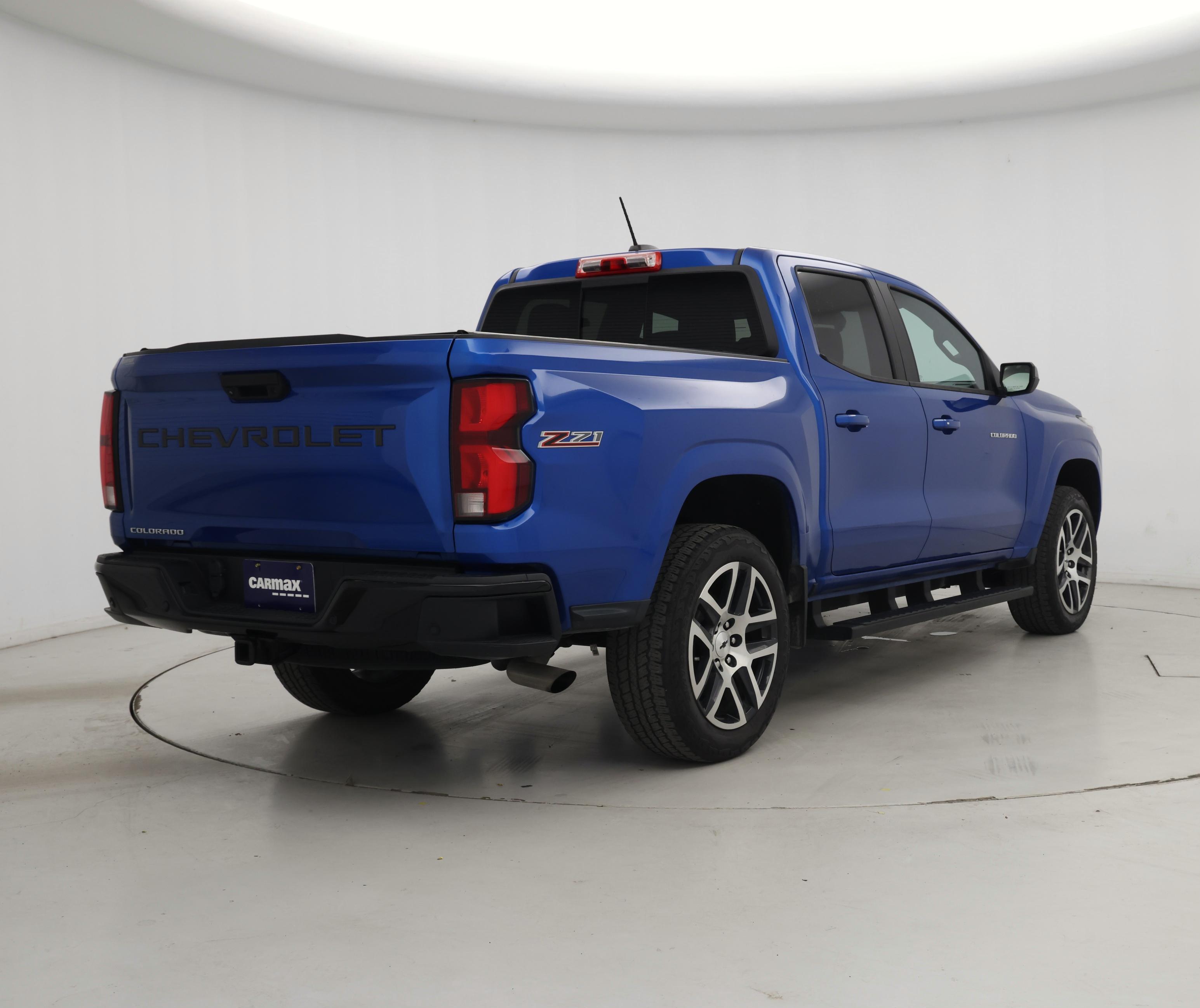 Thumbnail: 2023 Chevrolet Colorado - 8