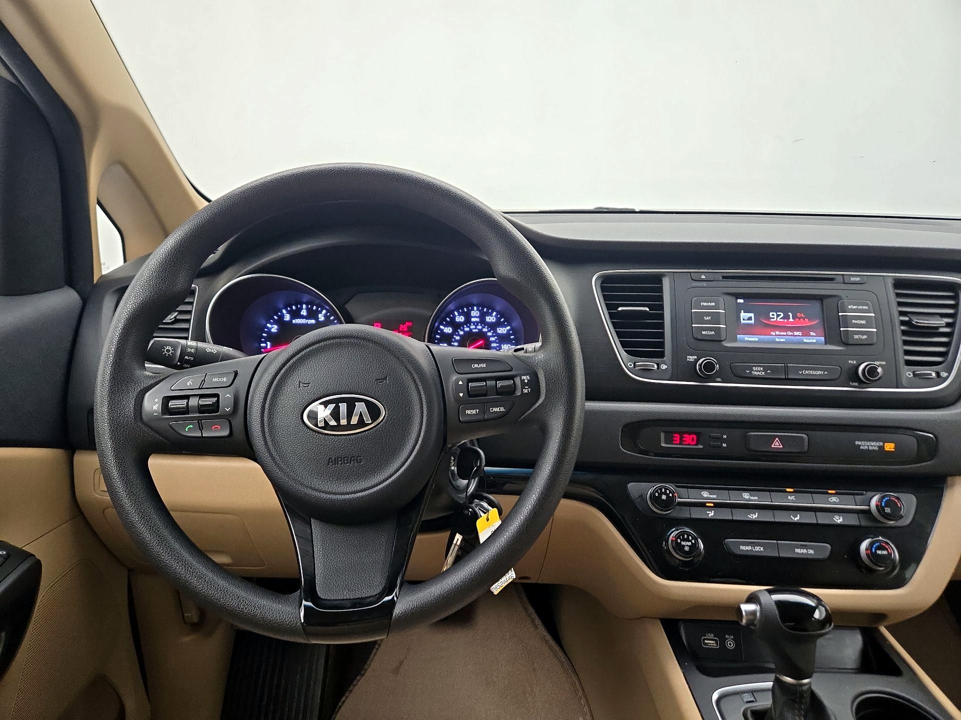 Thumbnail: 2015 Kia Sedona - 10