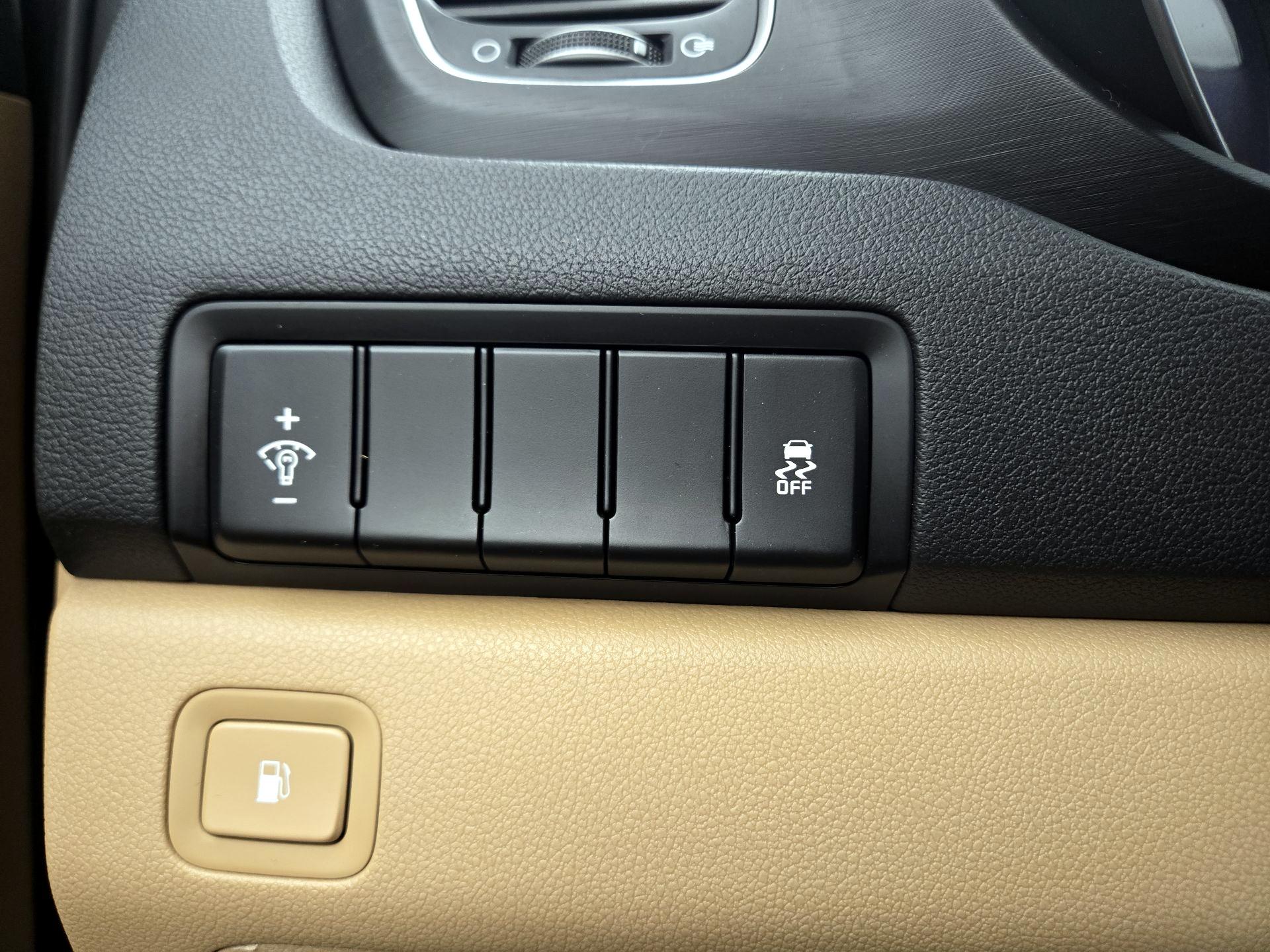 Thumbnail: 2015 Kia Sedona - 13