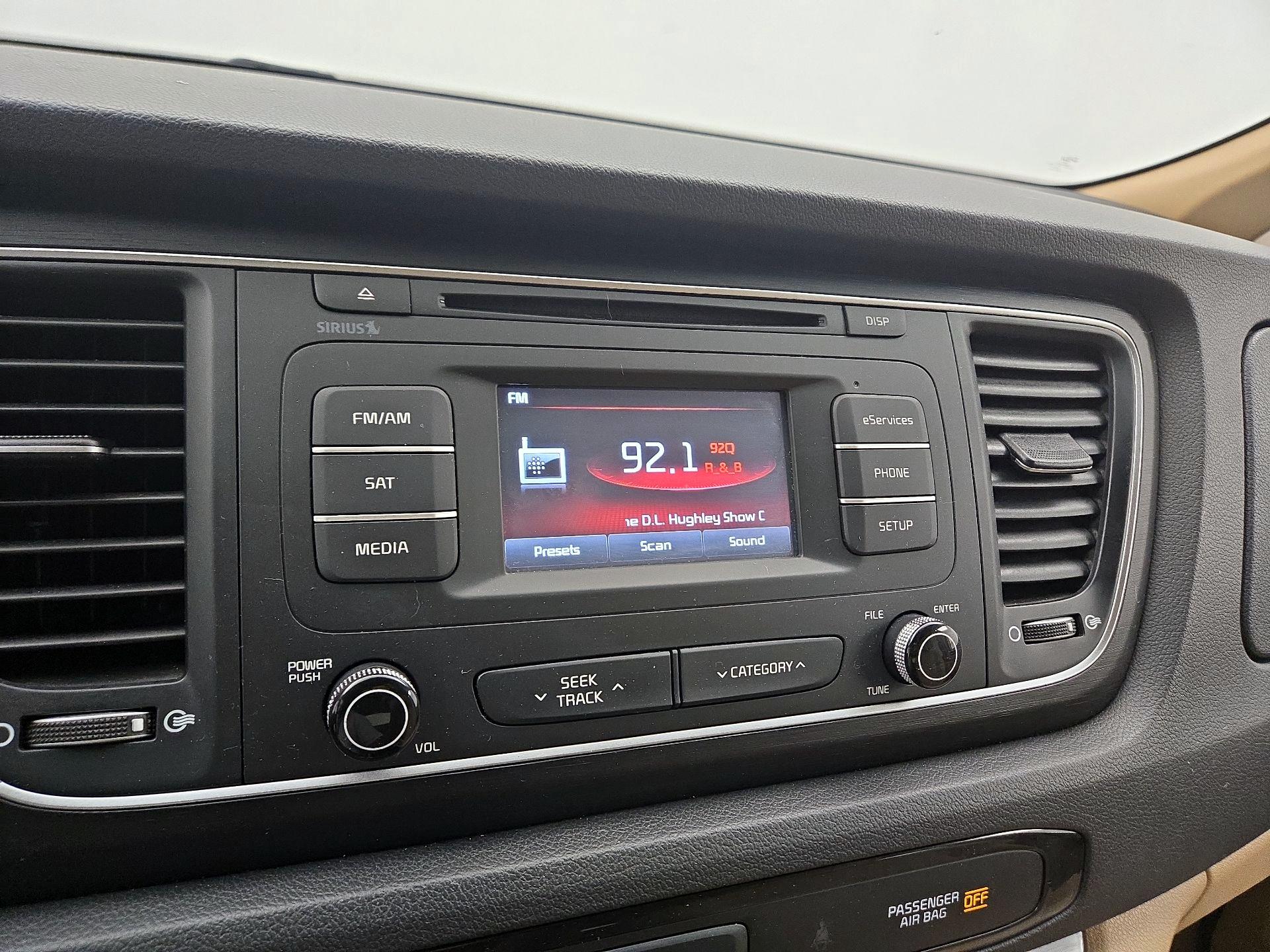 Thumbnail: 2015 Kia Sedona - 15