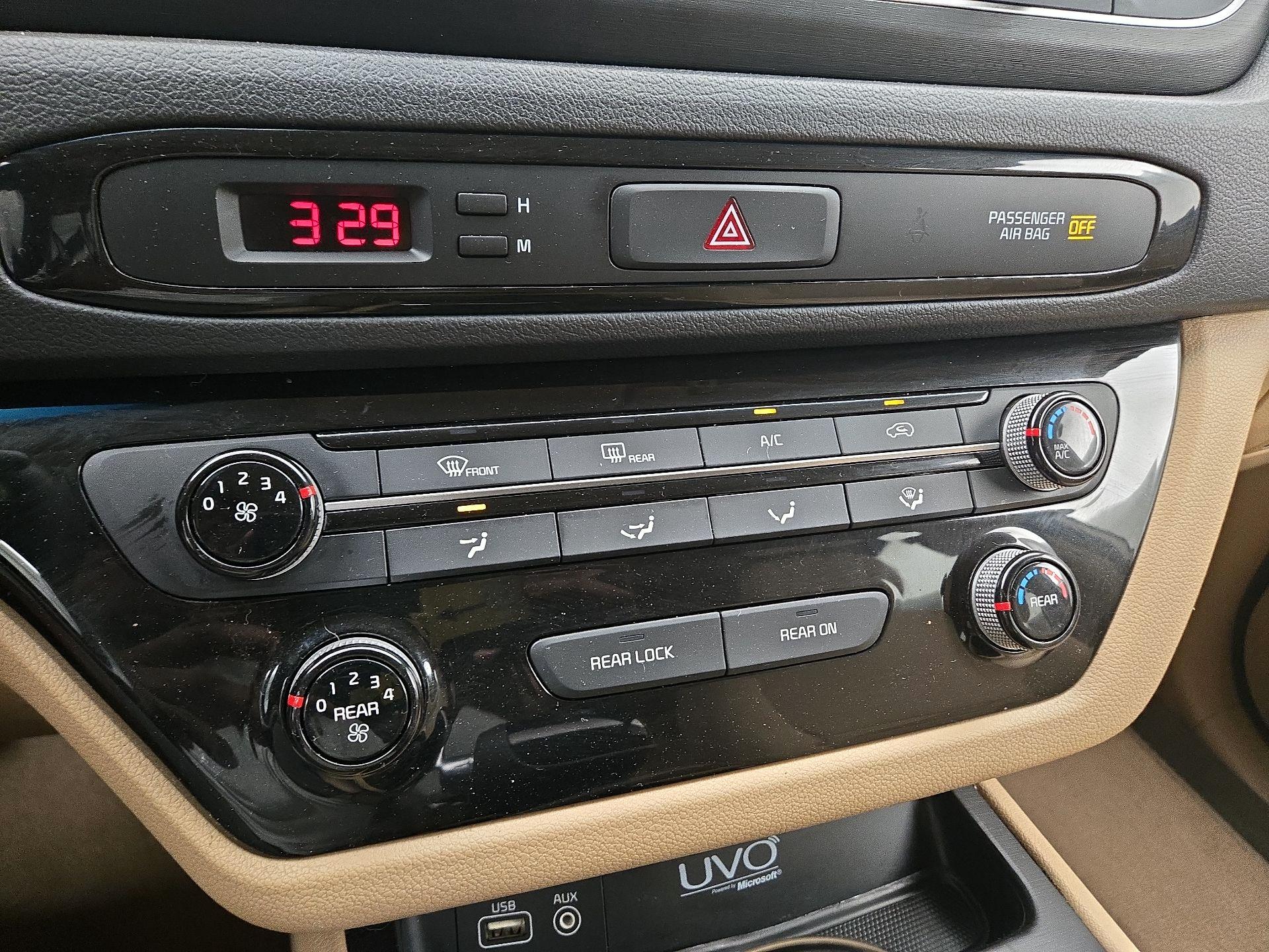 Thumbnail: 2015 Kia Sedona - 16