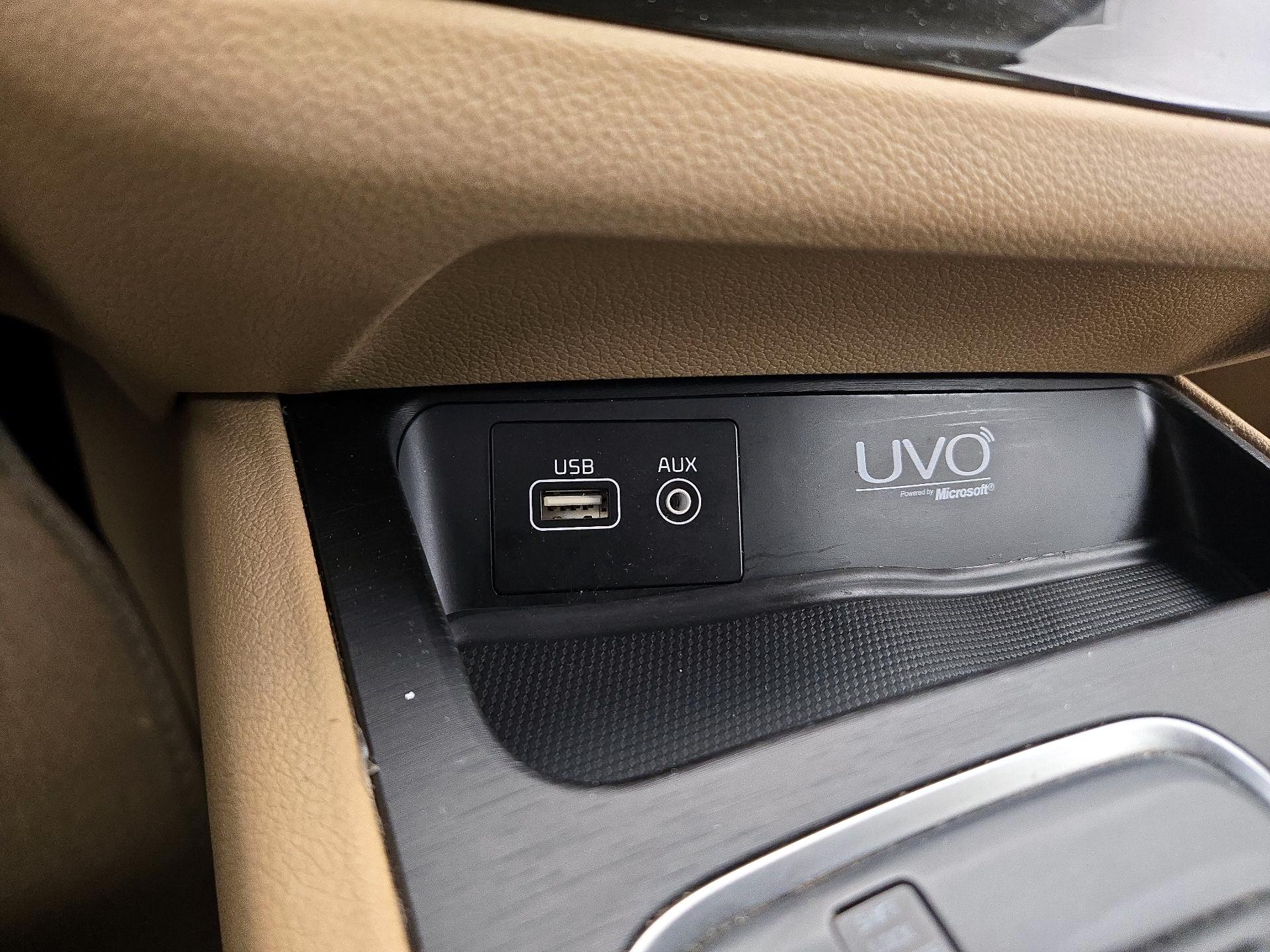 Thumbnail: 2015 Kia Sedona - 18