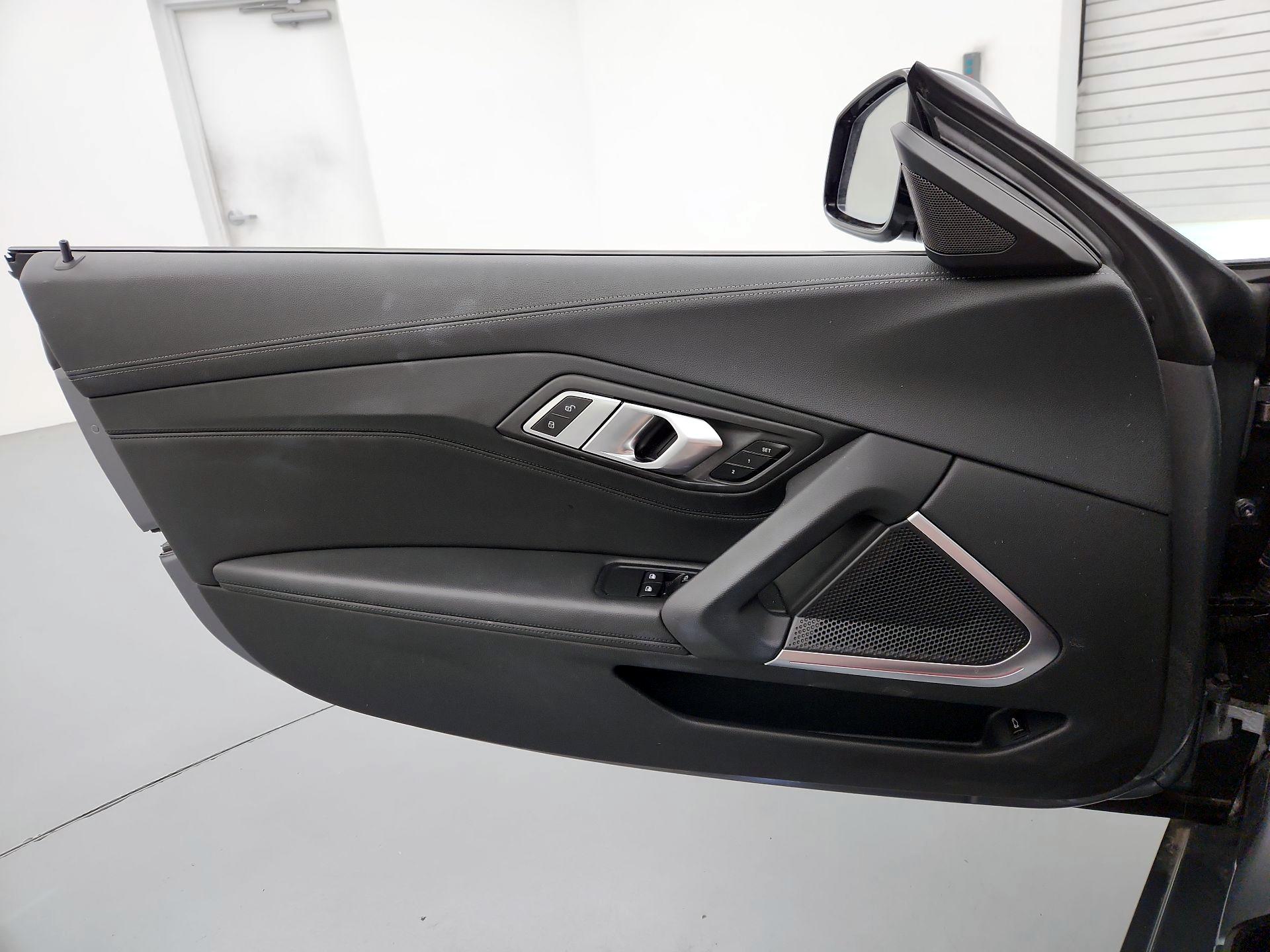 Thumbnail: 2025 BMW Z4 - 12