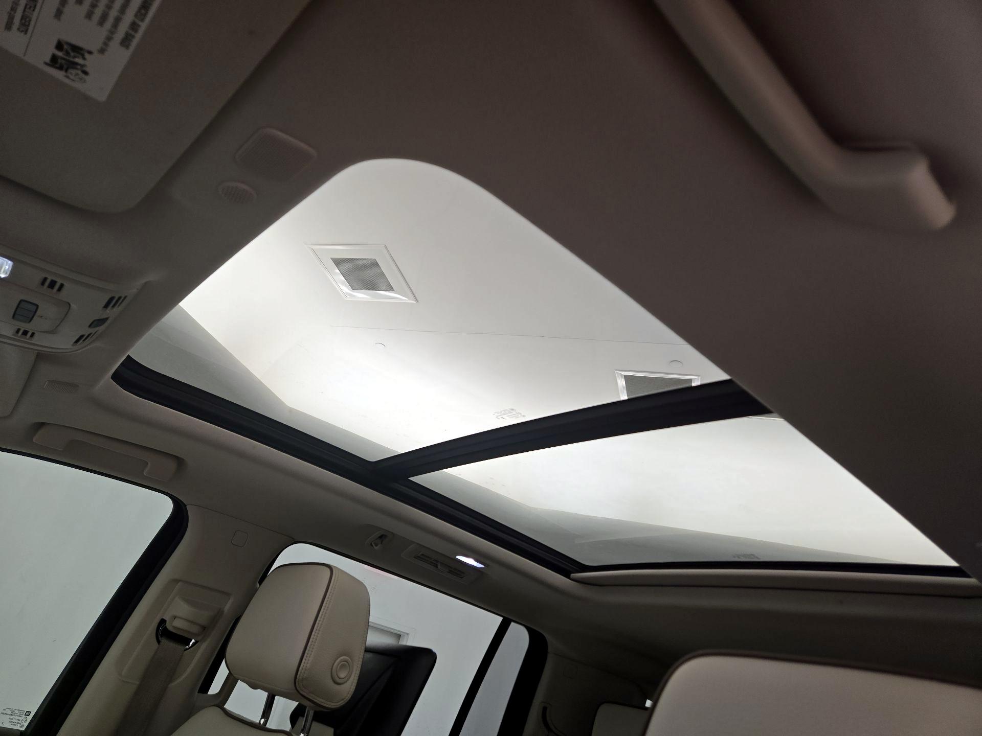 Thumbnail: 2023 GMC Yukon XL - 20