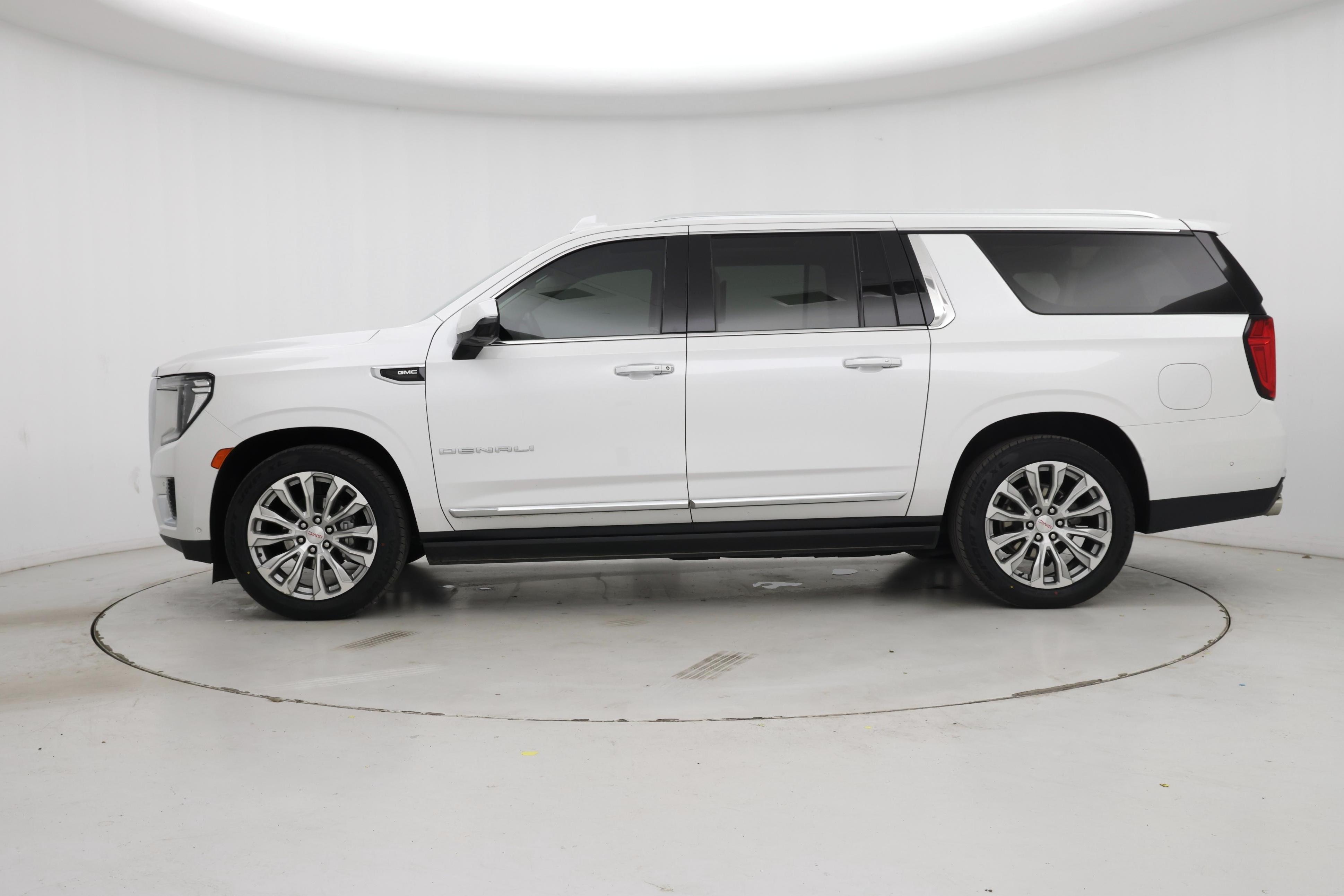 Thumbnail: 2023 GMC Yukon XL - 3