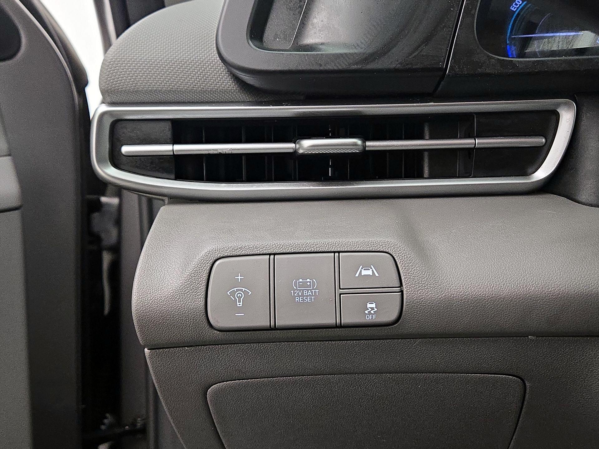 Thumbnail: 2021 Hyundai Elantra - 13