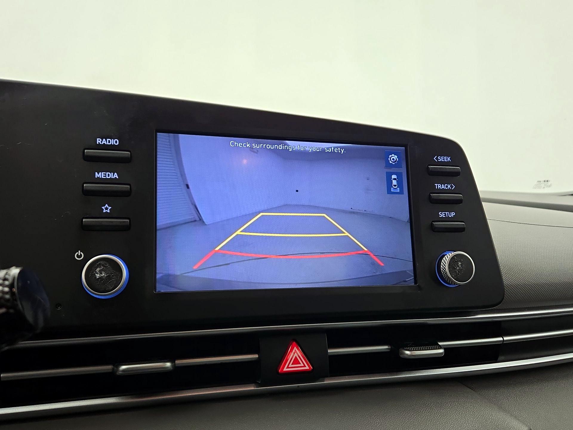 Thumbnail: 2021 Hyundai Elantra - 14