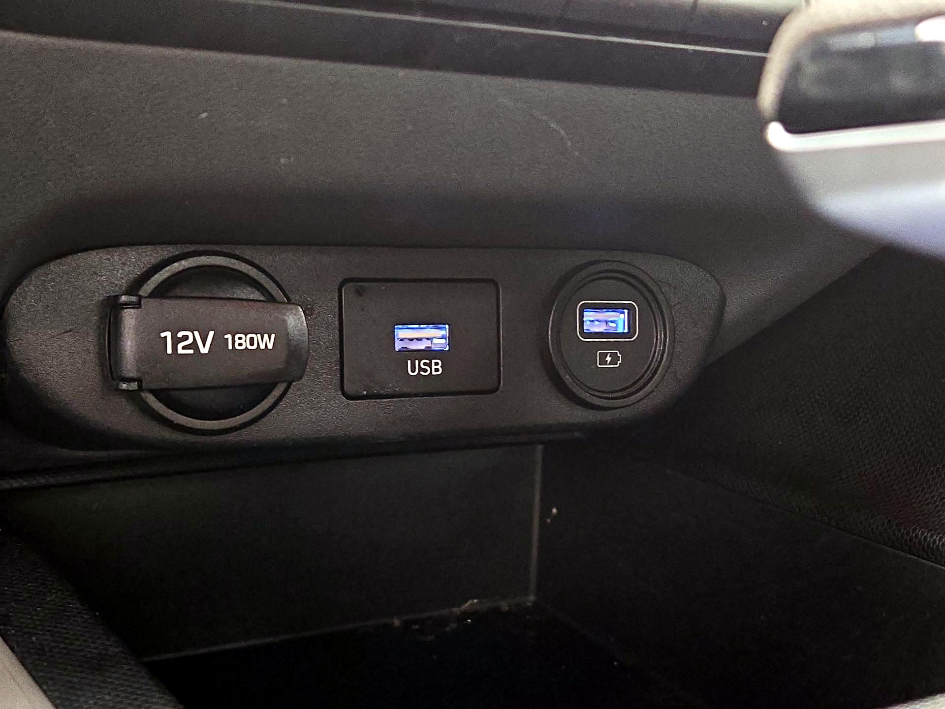 Thumbnail: 2021 Hyundai Elantra - 18