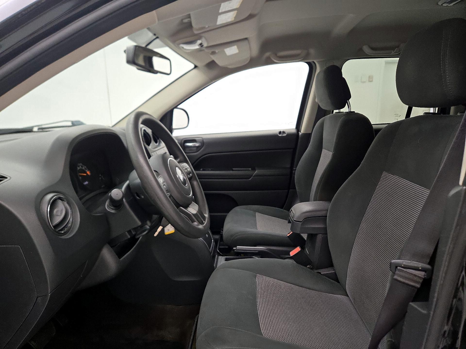 Thumbnail: 2017 Jeep Compass - 11