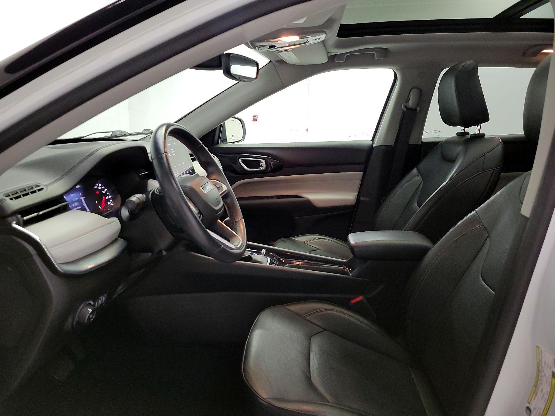 Thumbnail: 2022 Jeep Compass - 11