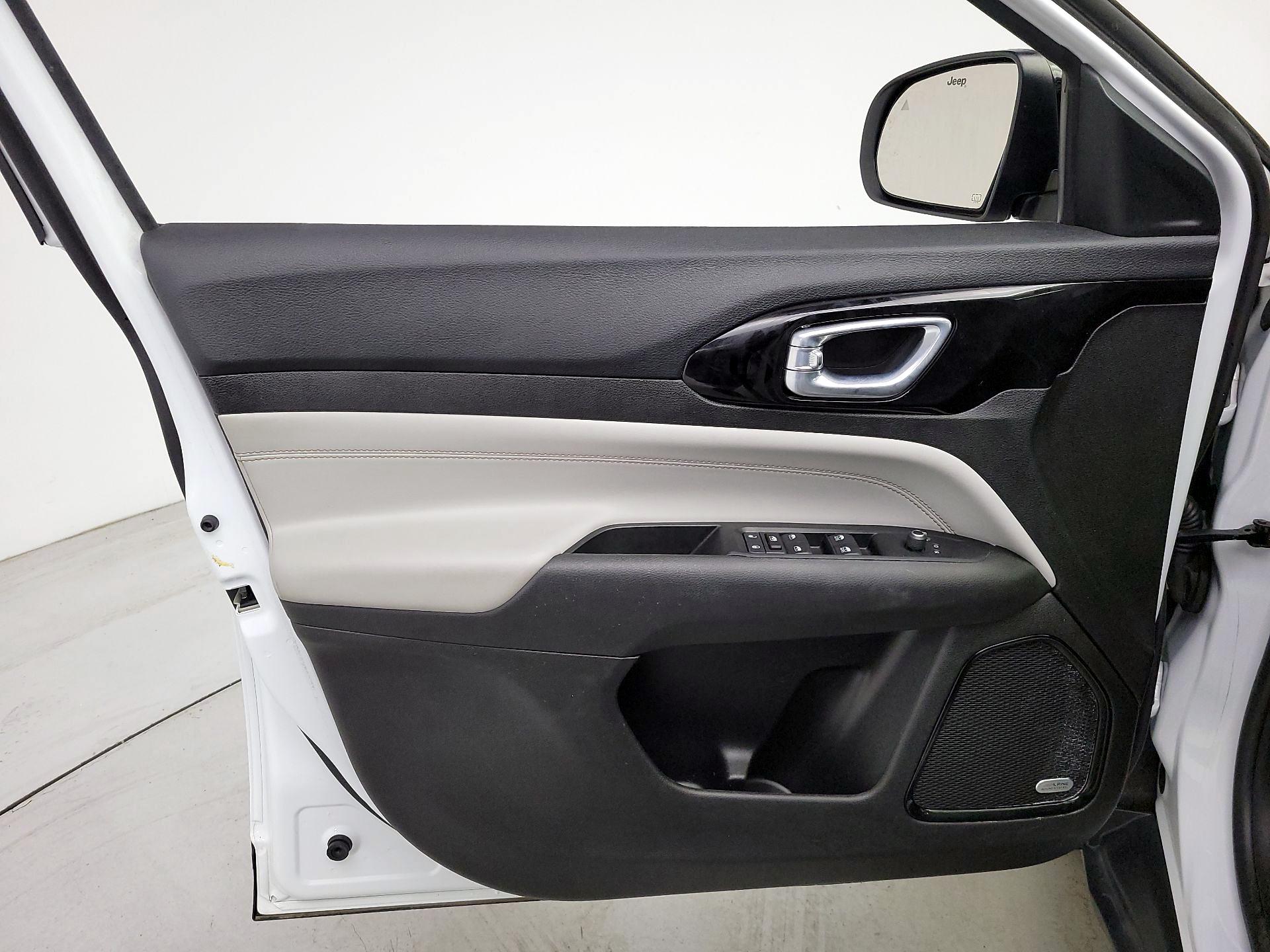 Thumbnail: 2022 Jeep Compass - 12