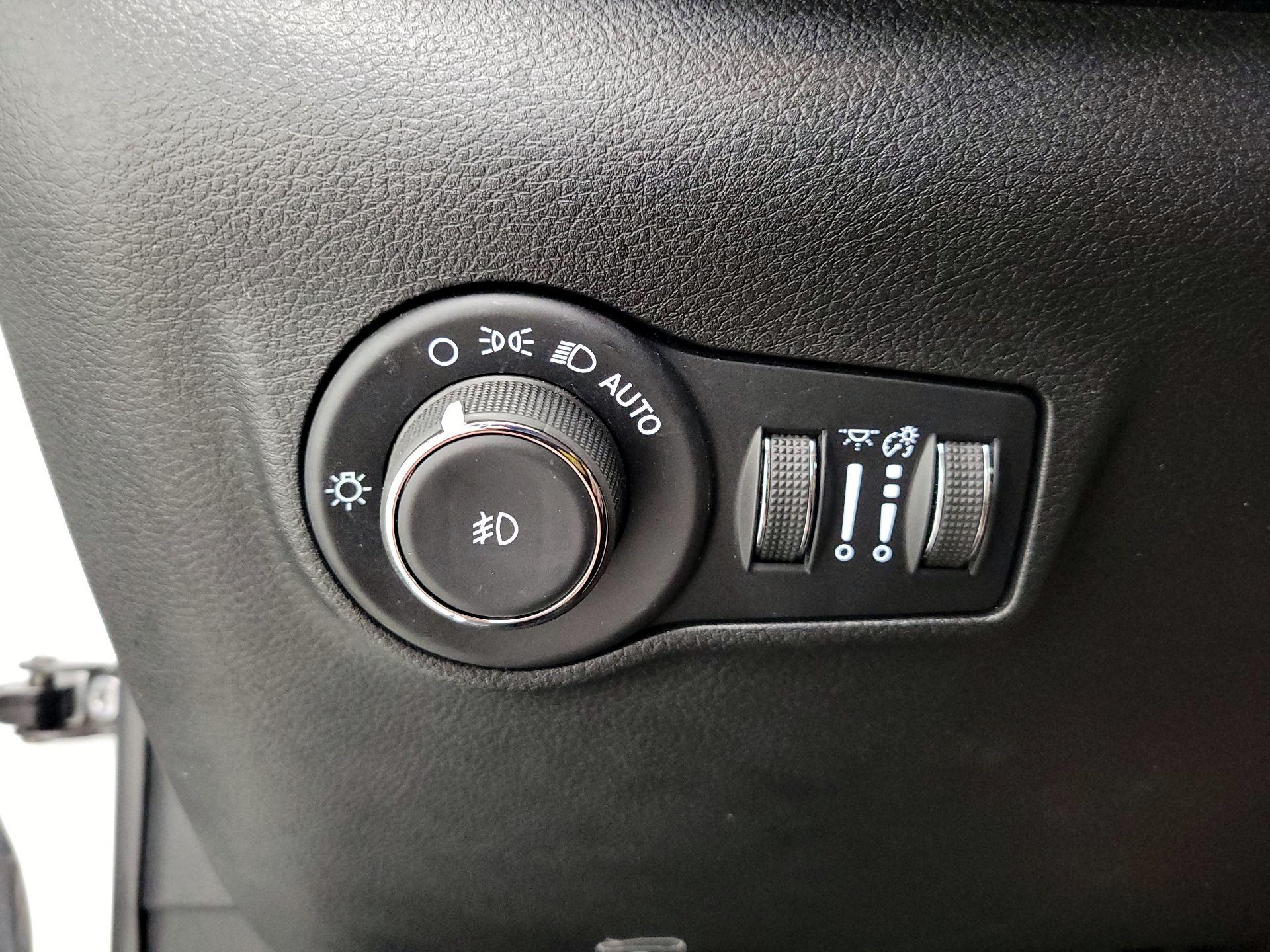 Thumbnail: 2022 Jeep Compass - 13