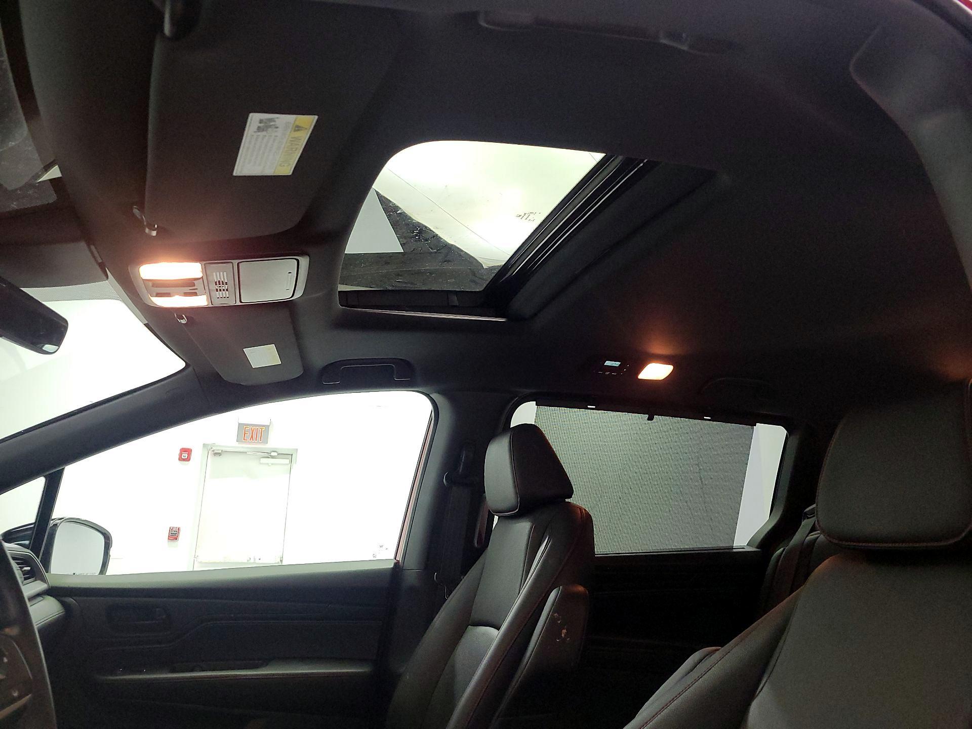 Thumbnail: 2023 Honda Odyssey - 19