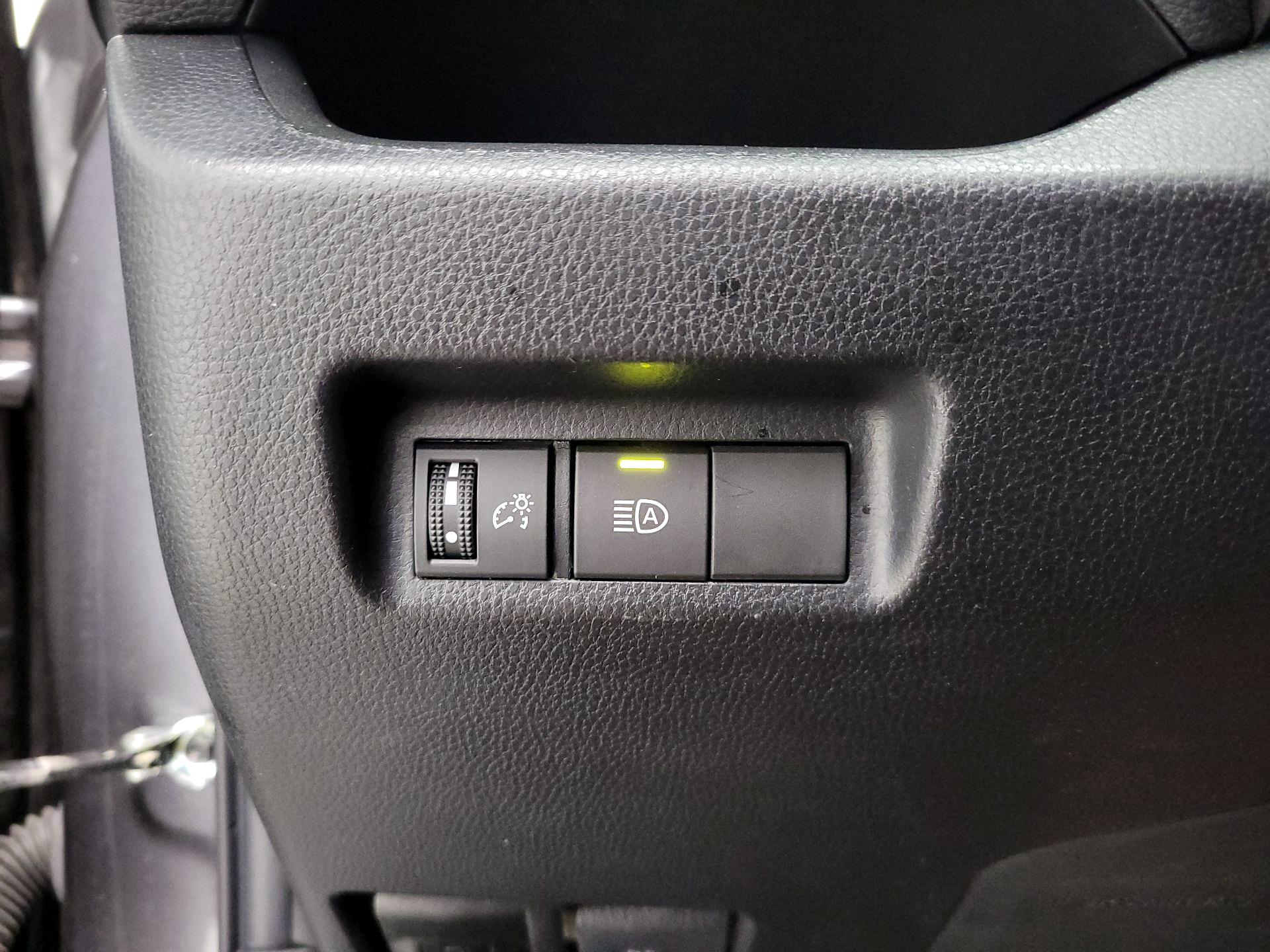 Thumbnail: 2021 Toyota RAV4 - 13